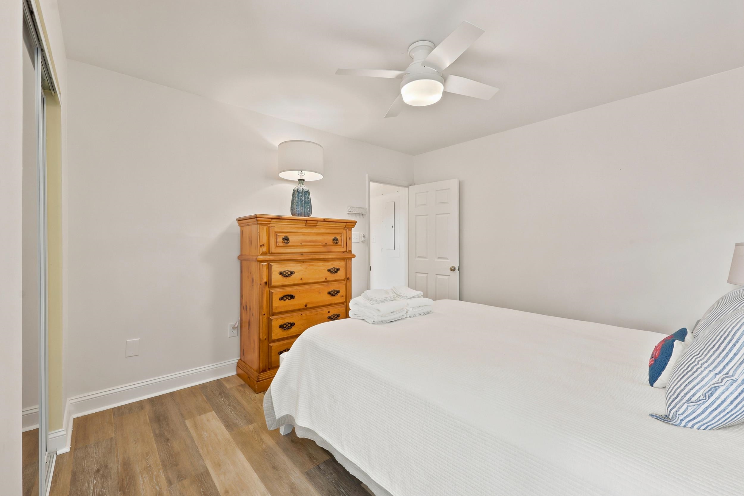366 Lakeshore Dr. Property Photo 22