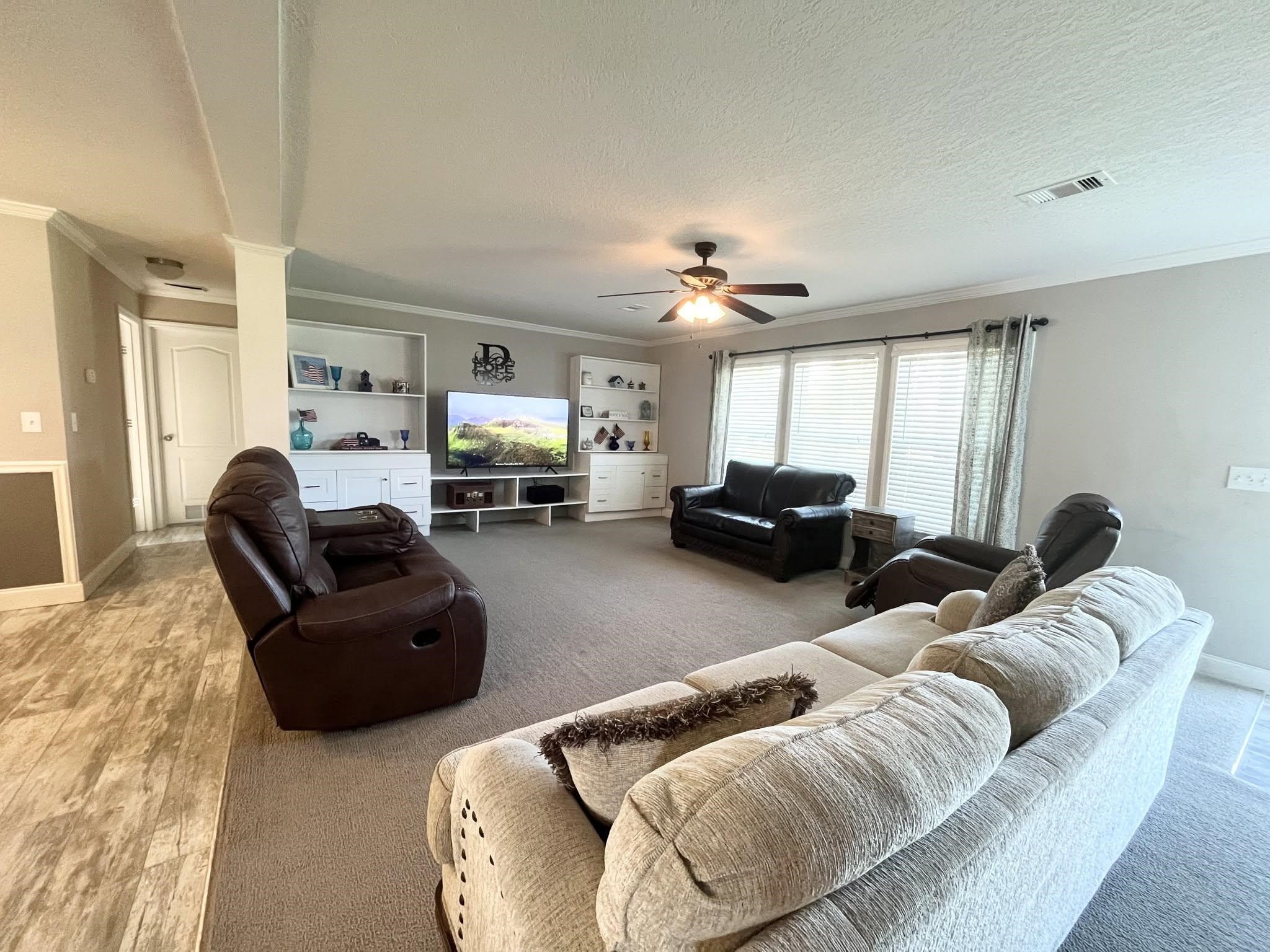 10409 County Line Rd. Property Photo 2