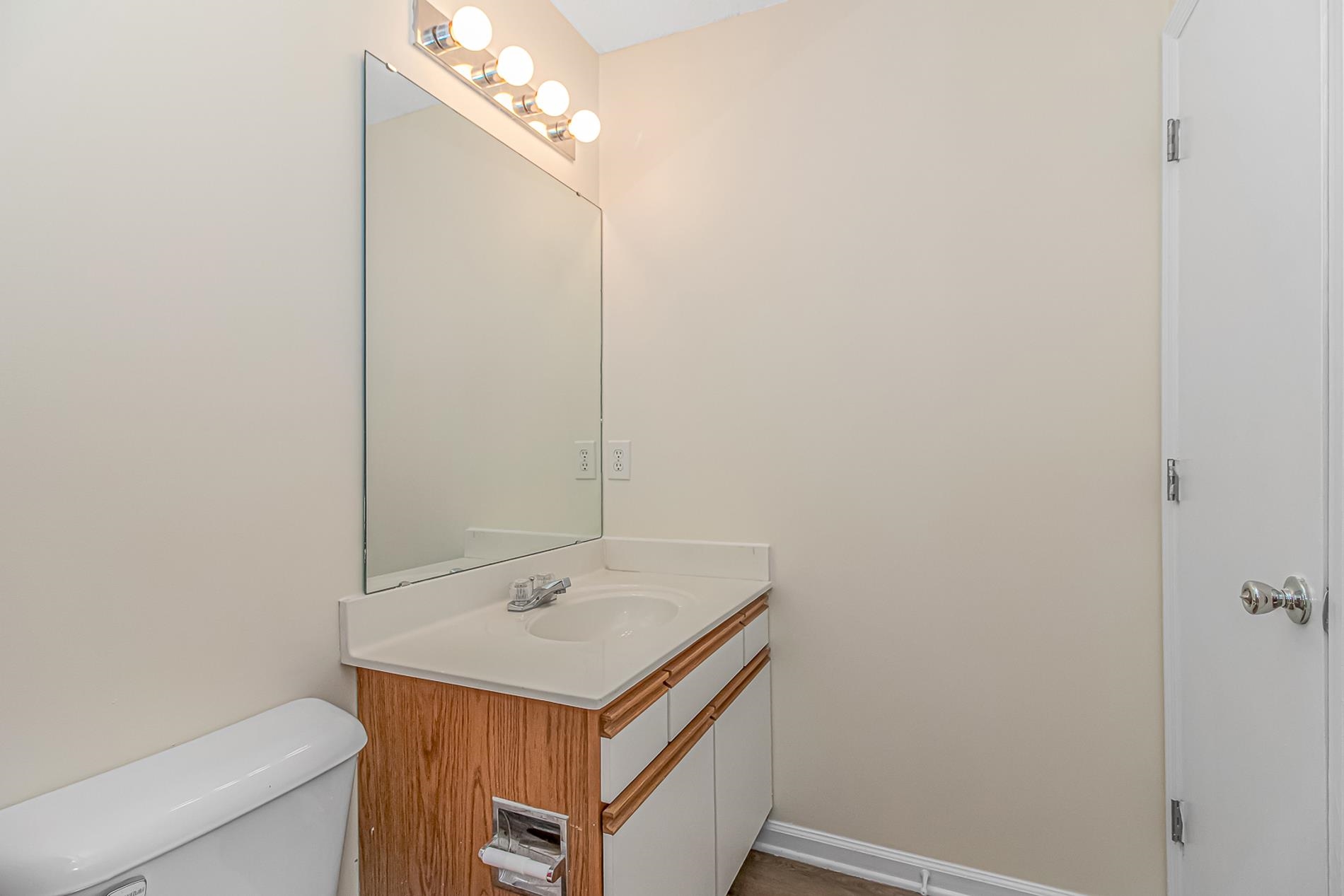 2263 Andover Dr. Property Photo 17