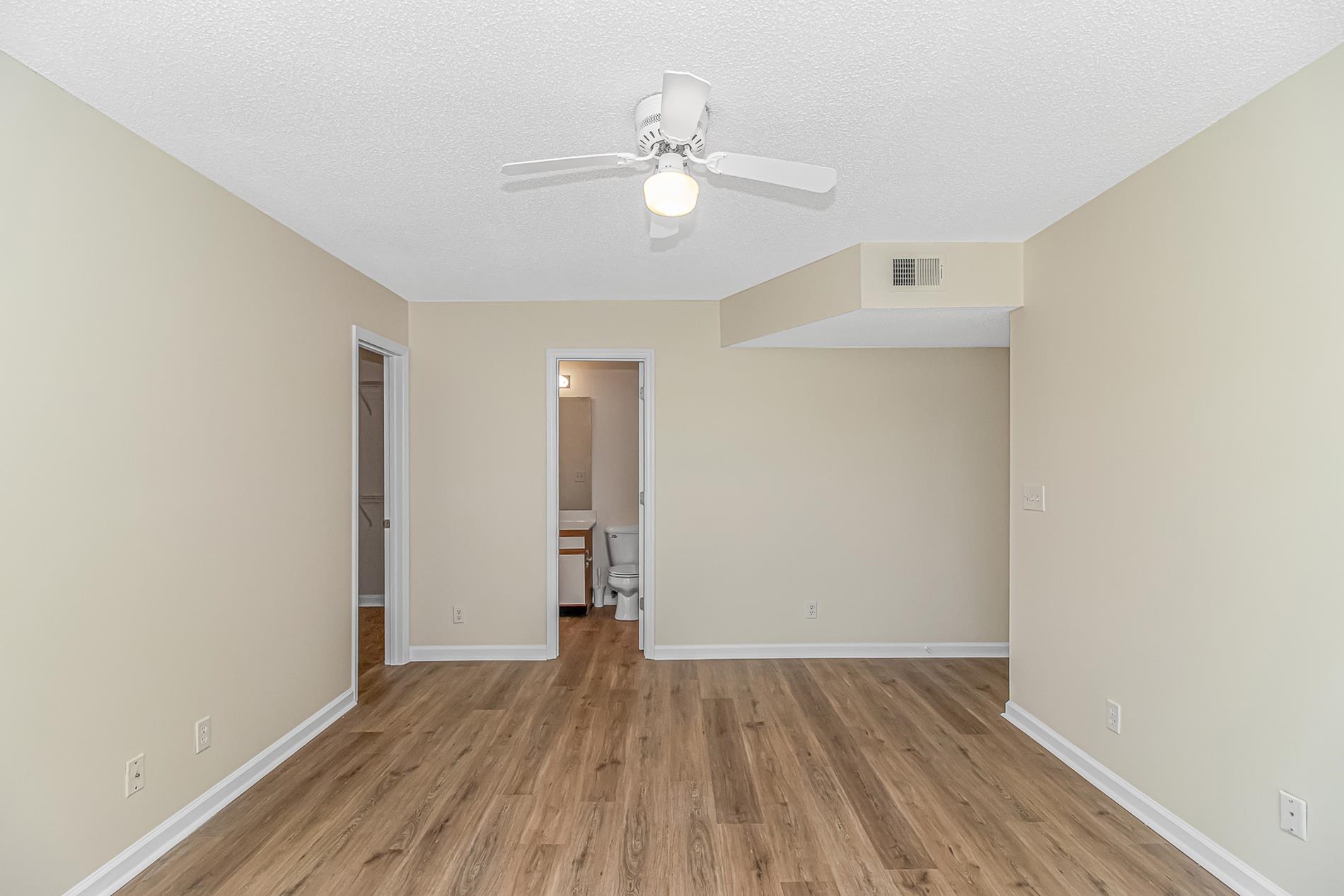 2263 Andover Dr. Property Photo 20