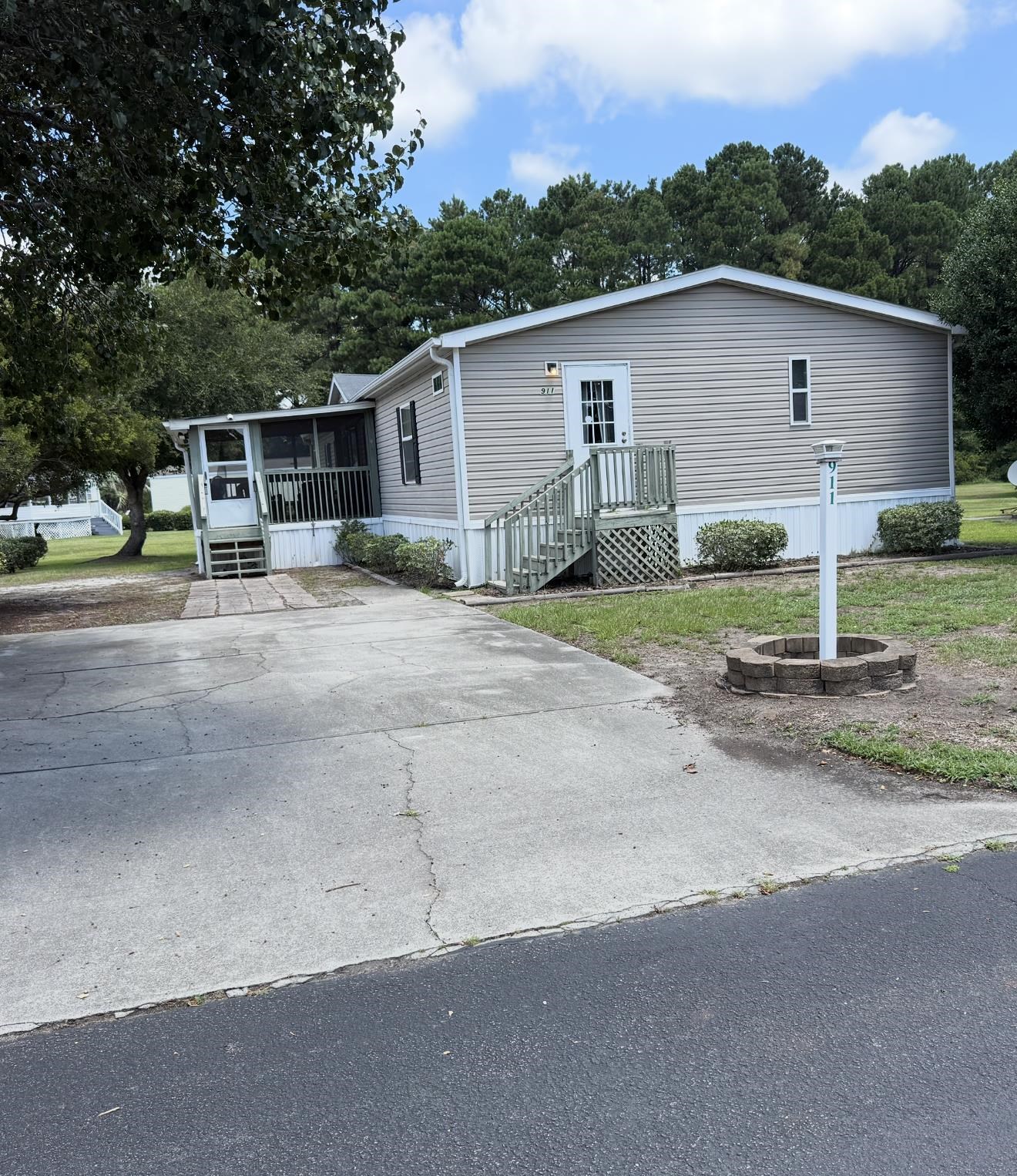 911 Old Magnolia Dr. Property Photo 2