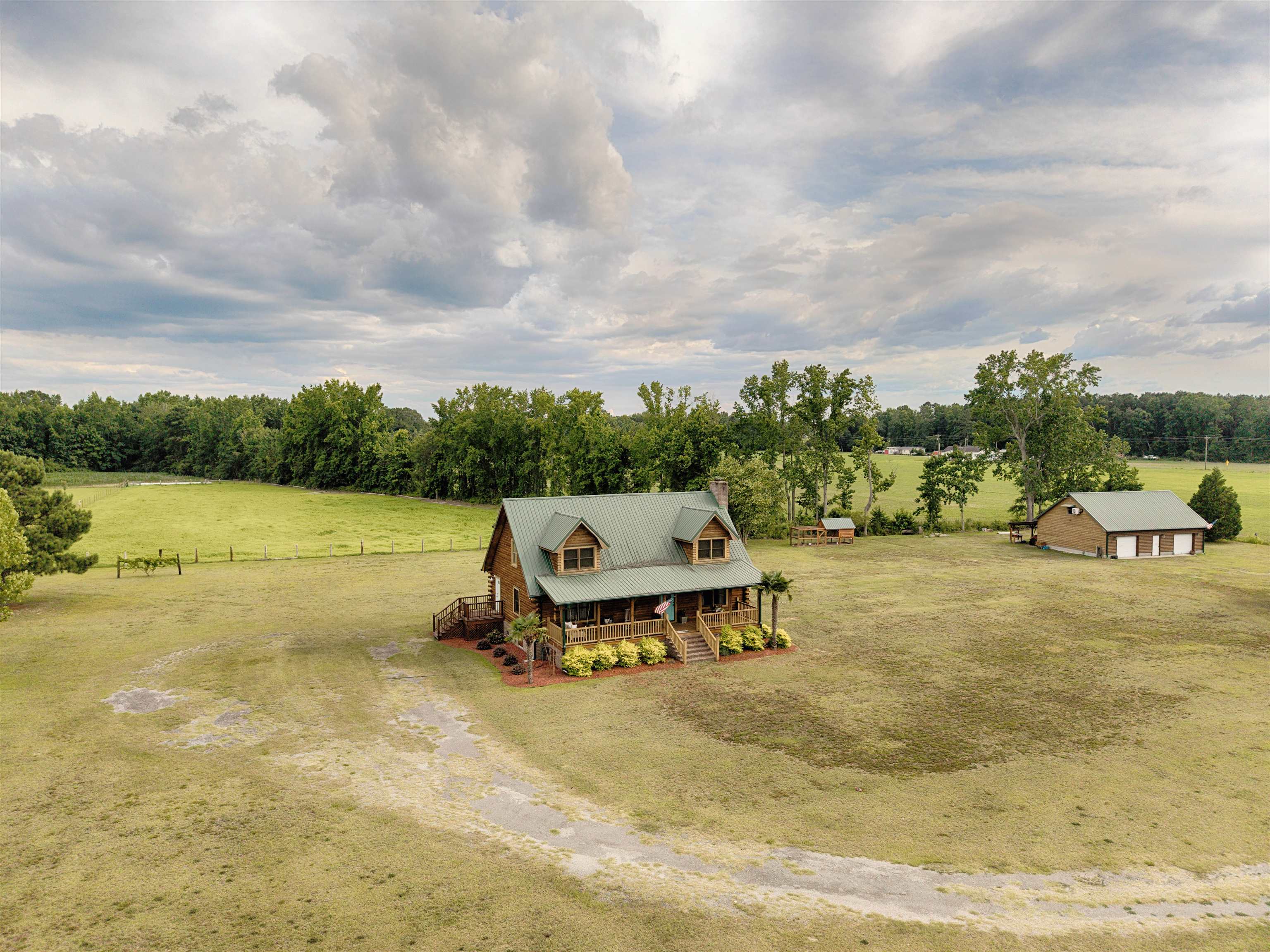 3728 W. Turbeville Highway Property Photo 1