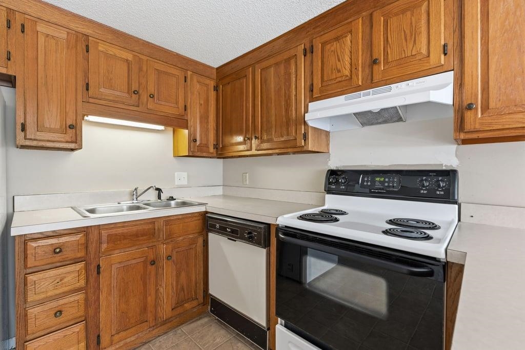 1205 Tiffany Ln. Property Photo 8