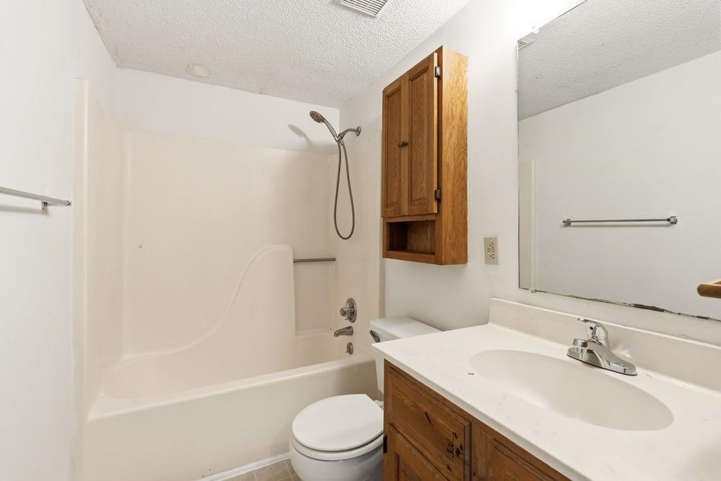 1205 Tiffany Ln. Property Photo 12