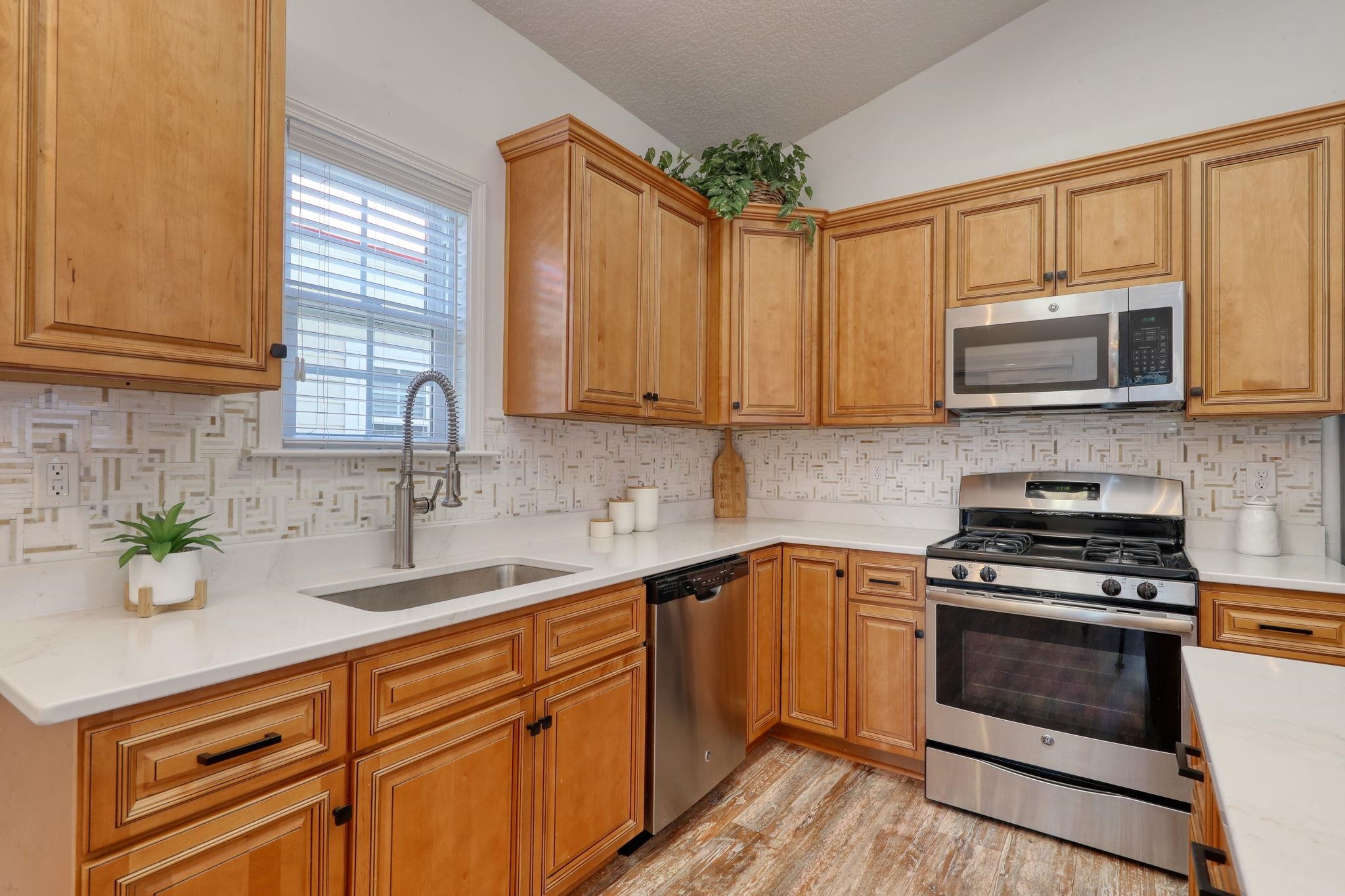 502 Castellar Ln. Property Photo 23