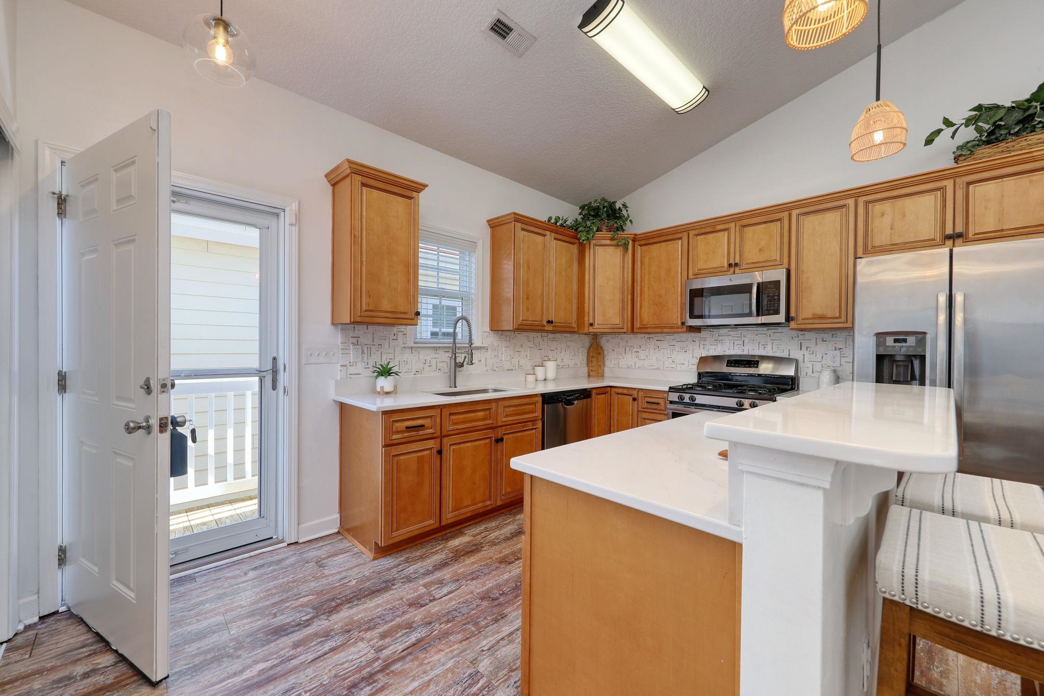 502 Castellar Ln. Property Photo 24