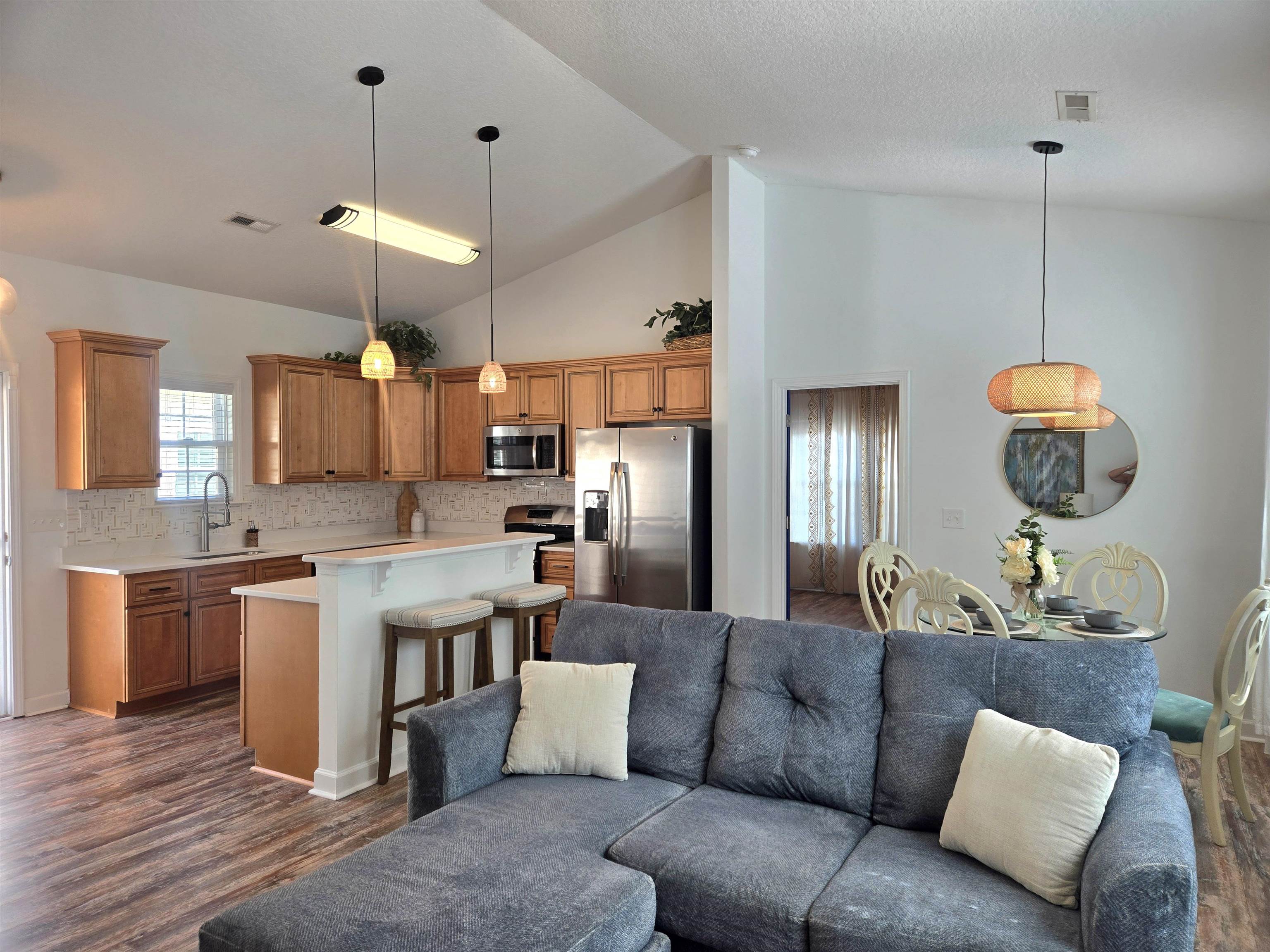 502 Castellar Ln. Property Photo 32