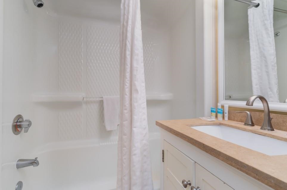 201 77th Ave. N Property Photo 6