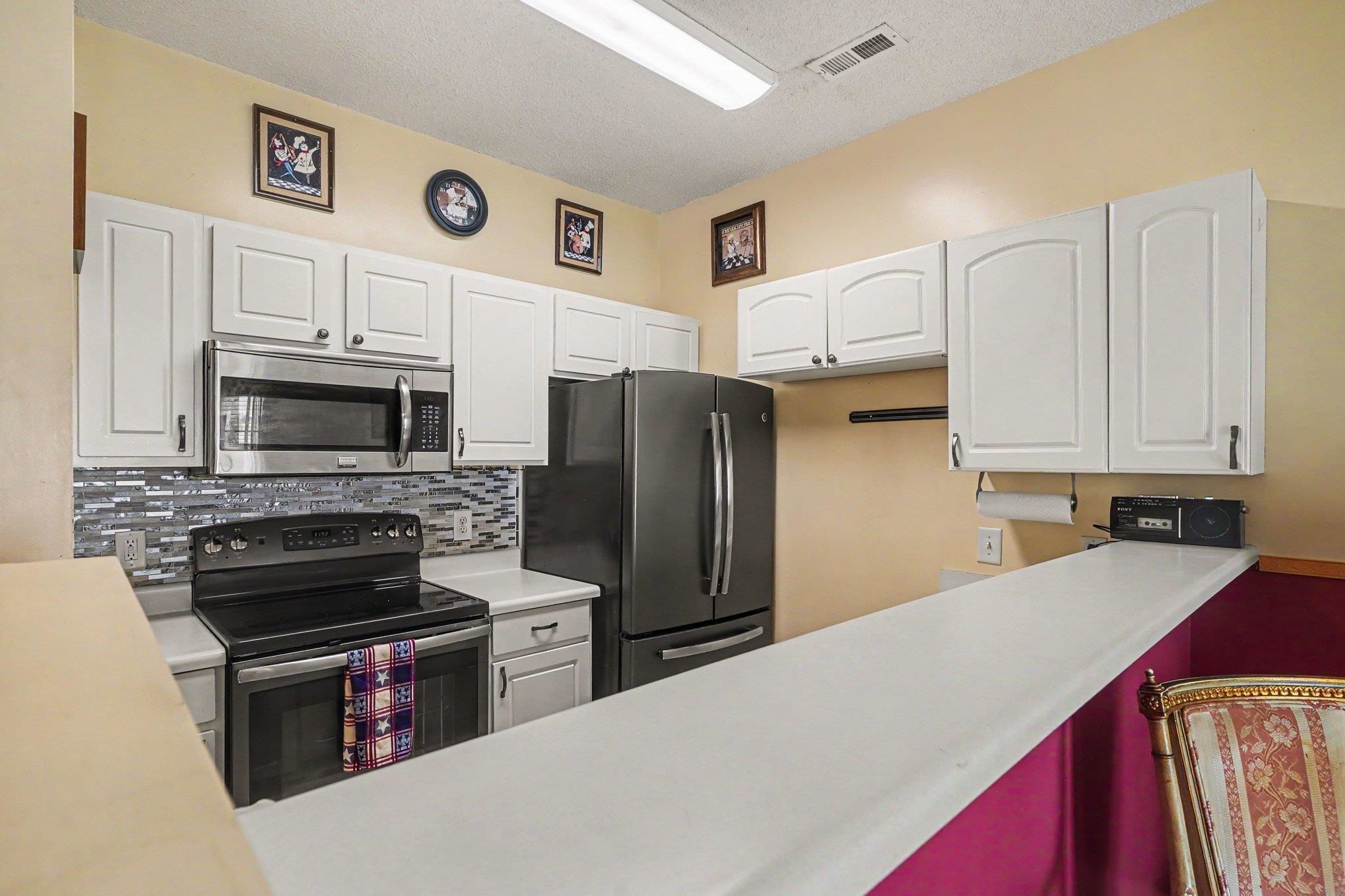 505 Beach Walk Pl. Property Photo 9