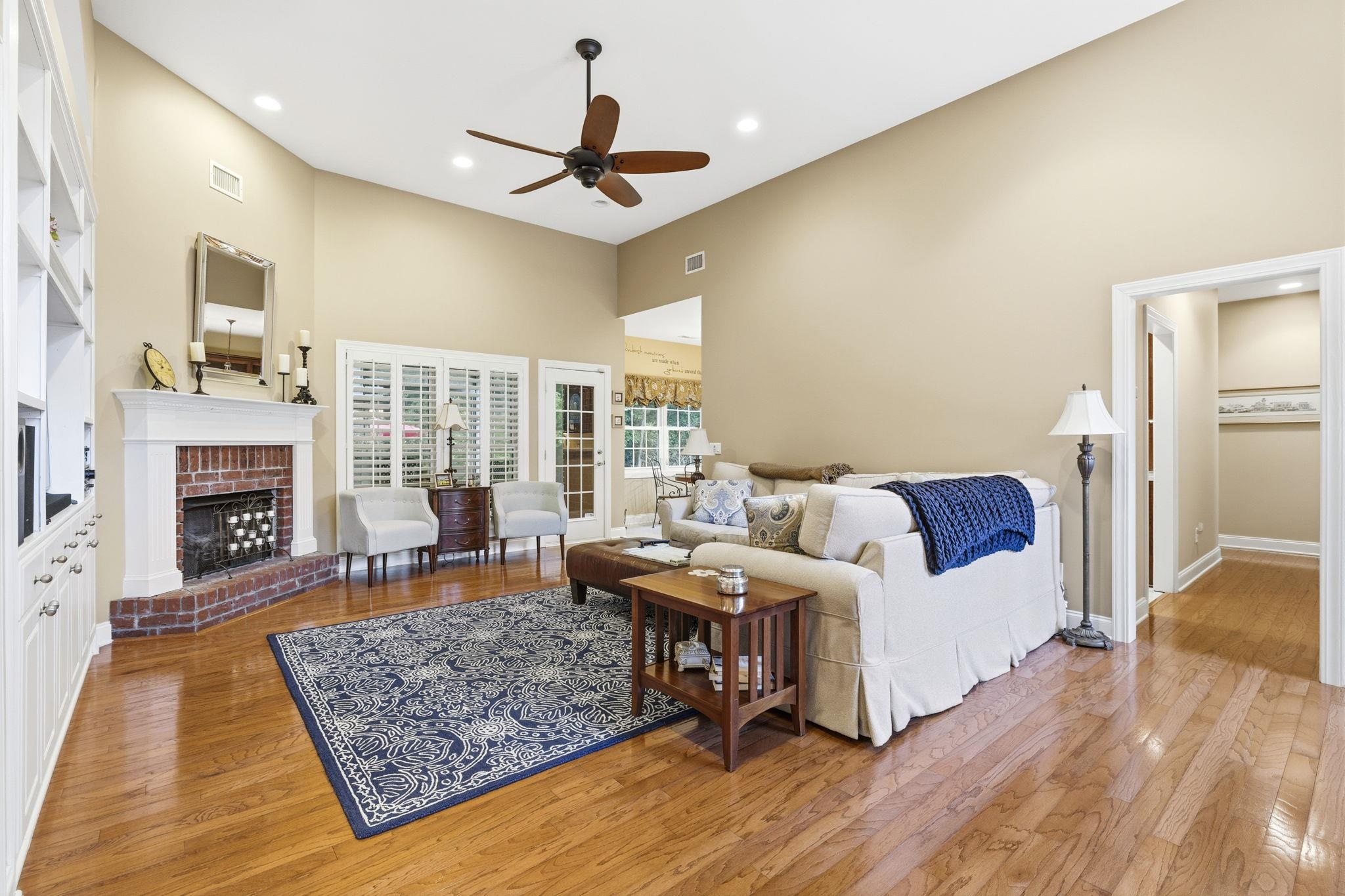 37 Highwood Circle Property Photo 12