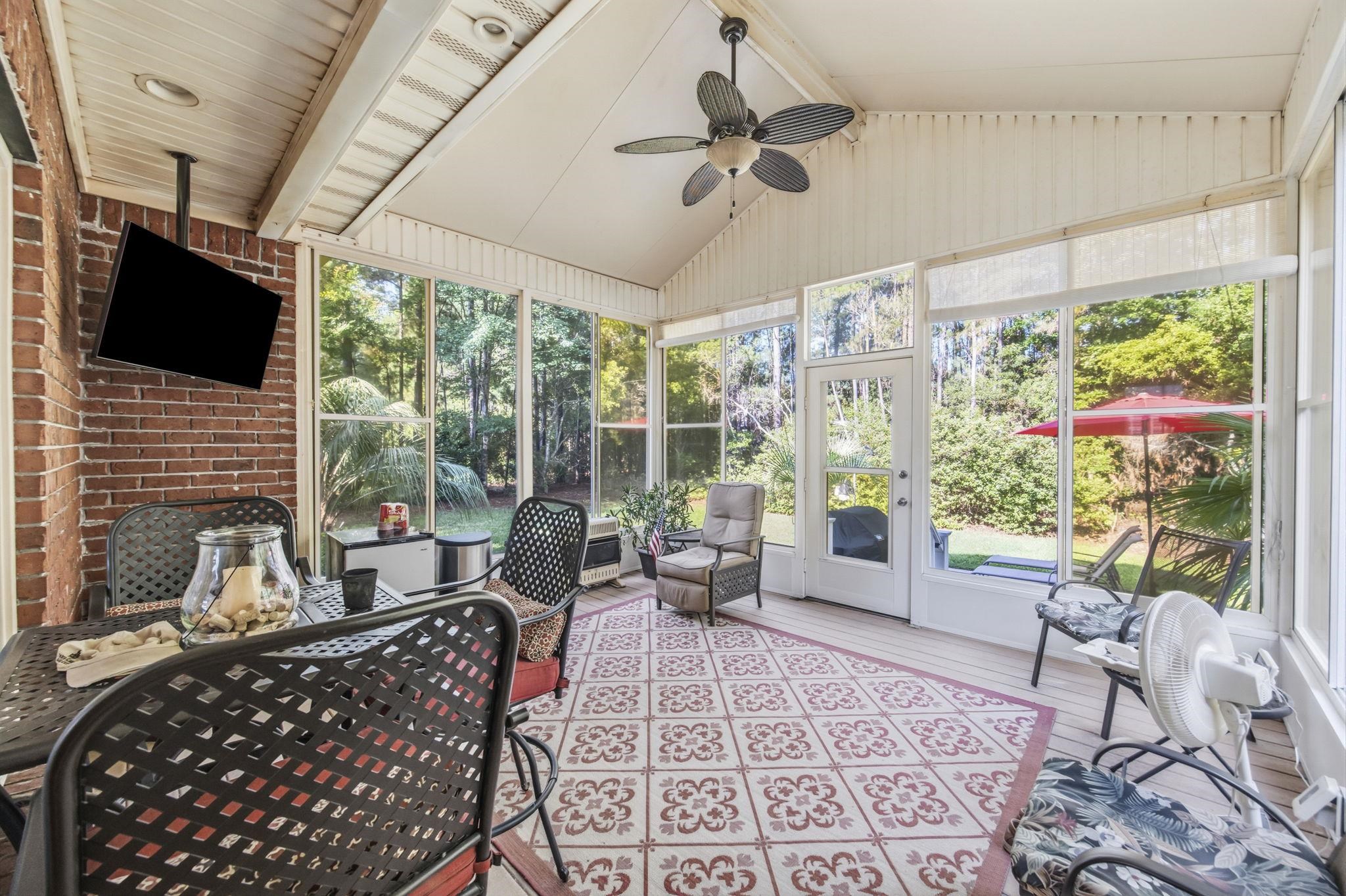 37 Highwood Circle Property Photo 40