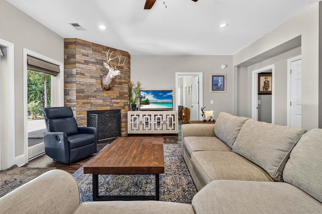 335 Old Carriage Loop Property Photo 45