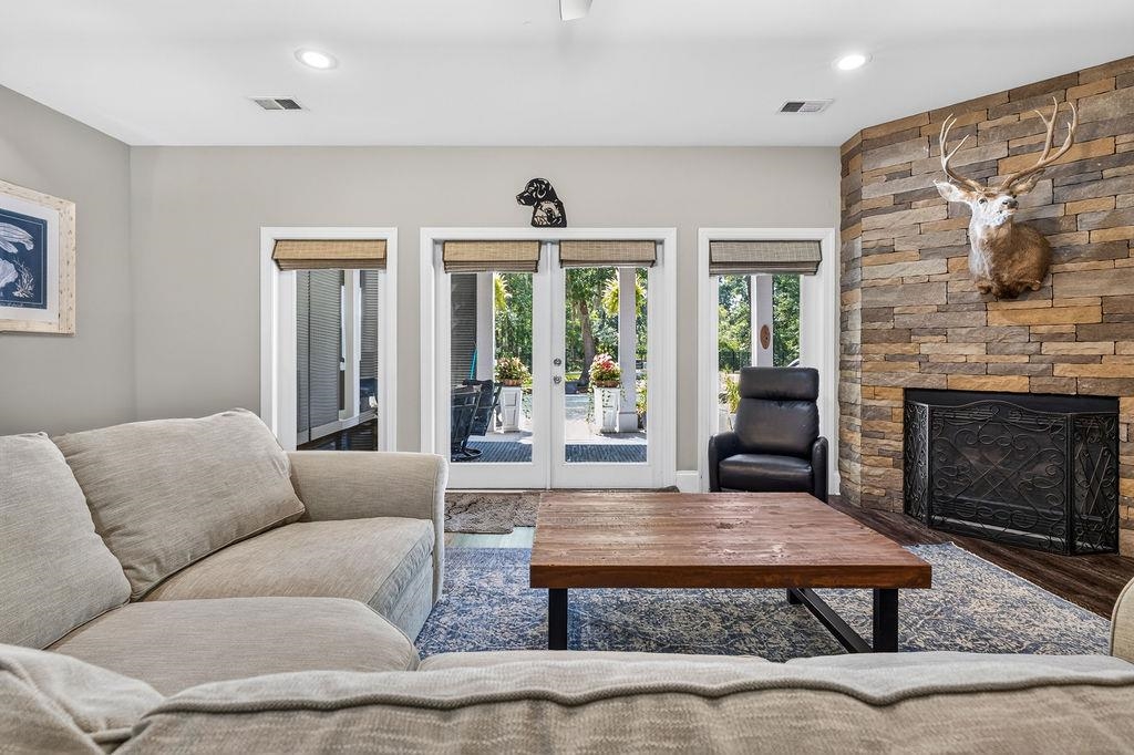 335 Old Carriage Loop Property Photo 46