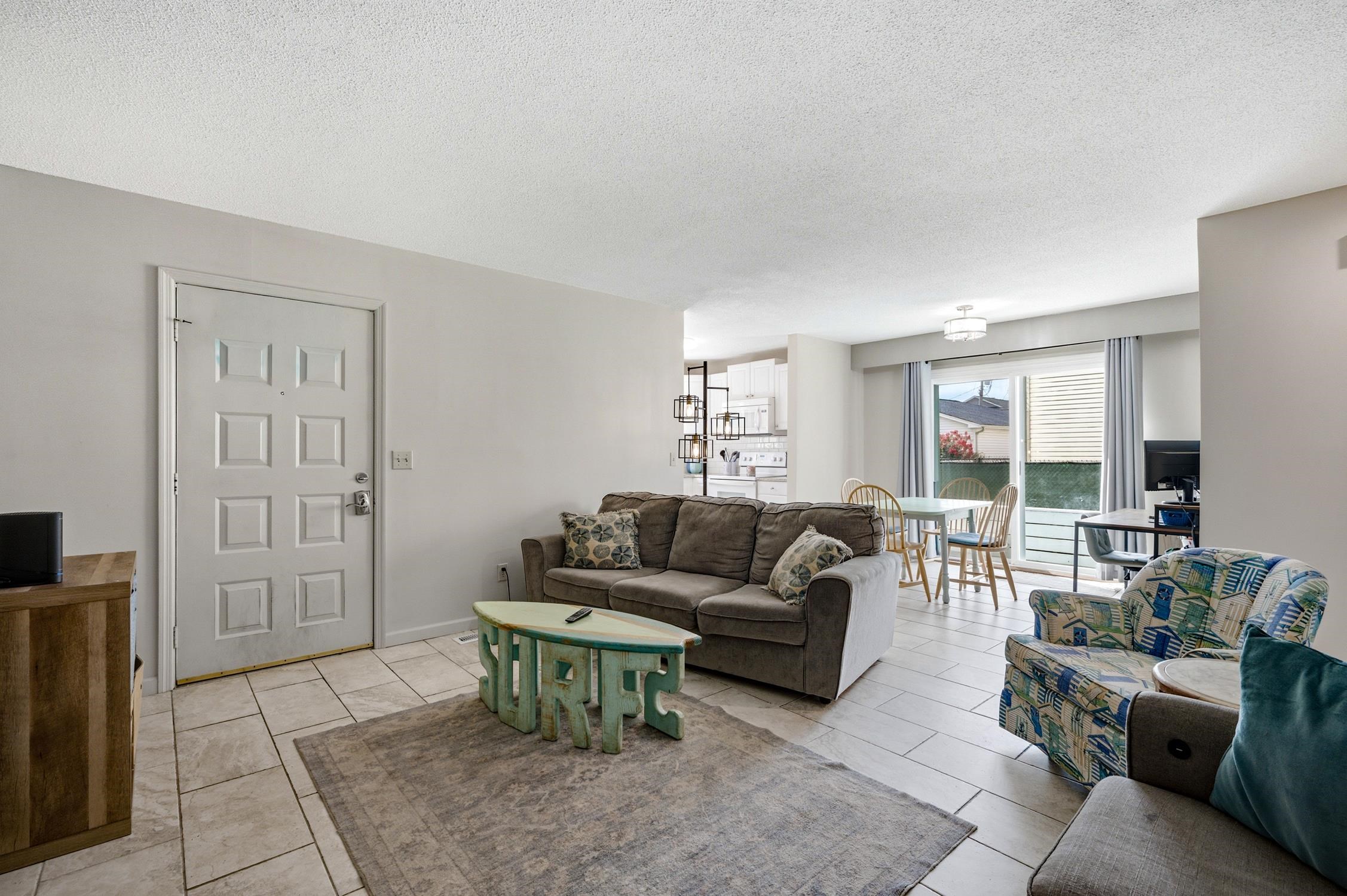 1609-c Edge Dr. Property Photo 2