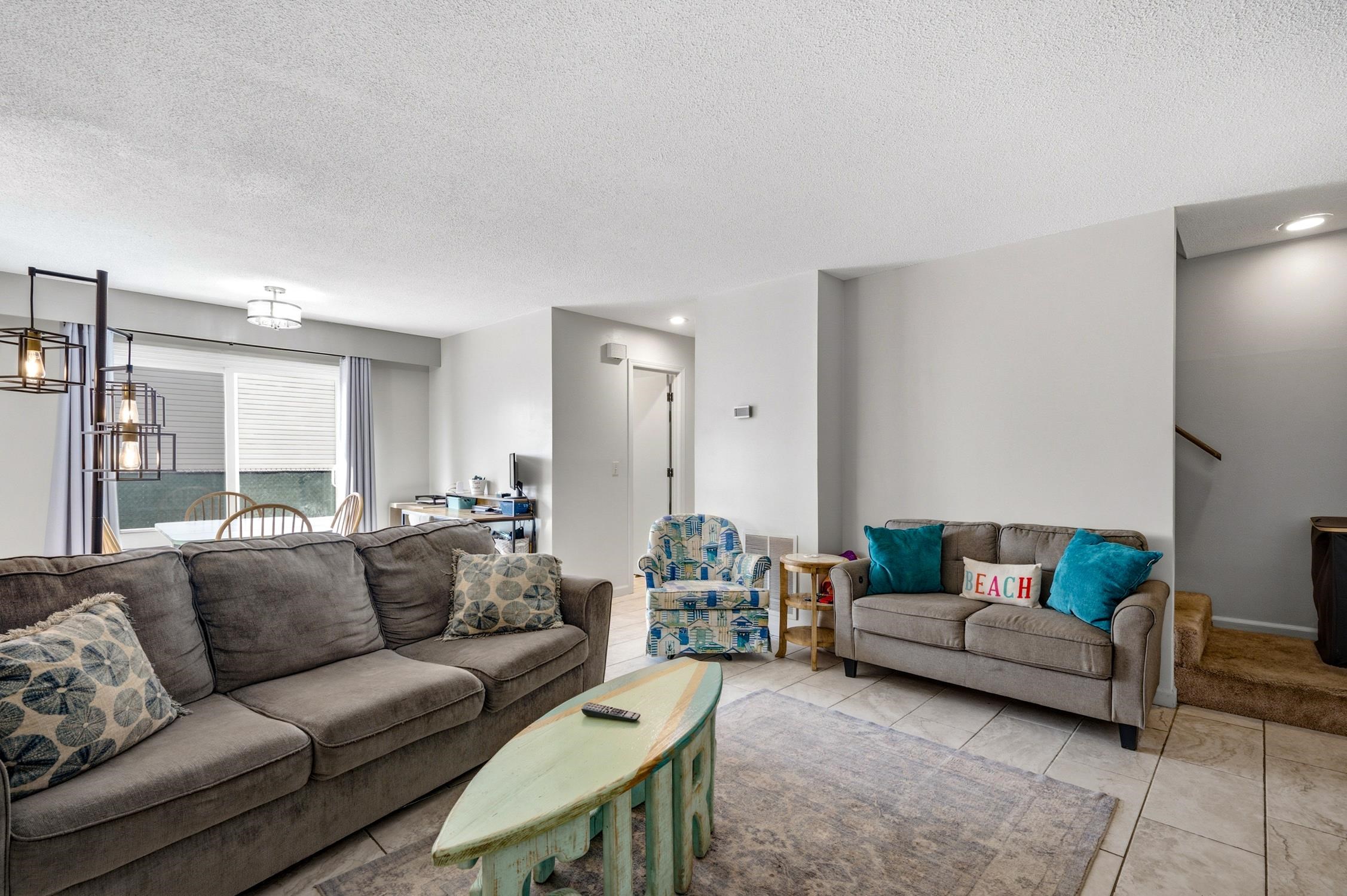 1609-c Edge Dr. Property Photo 3