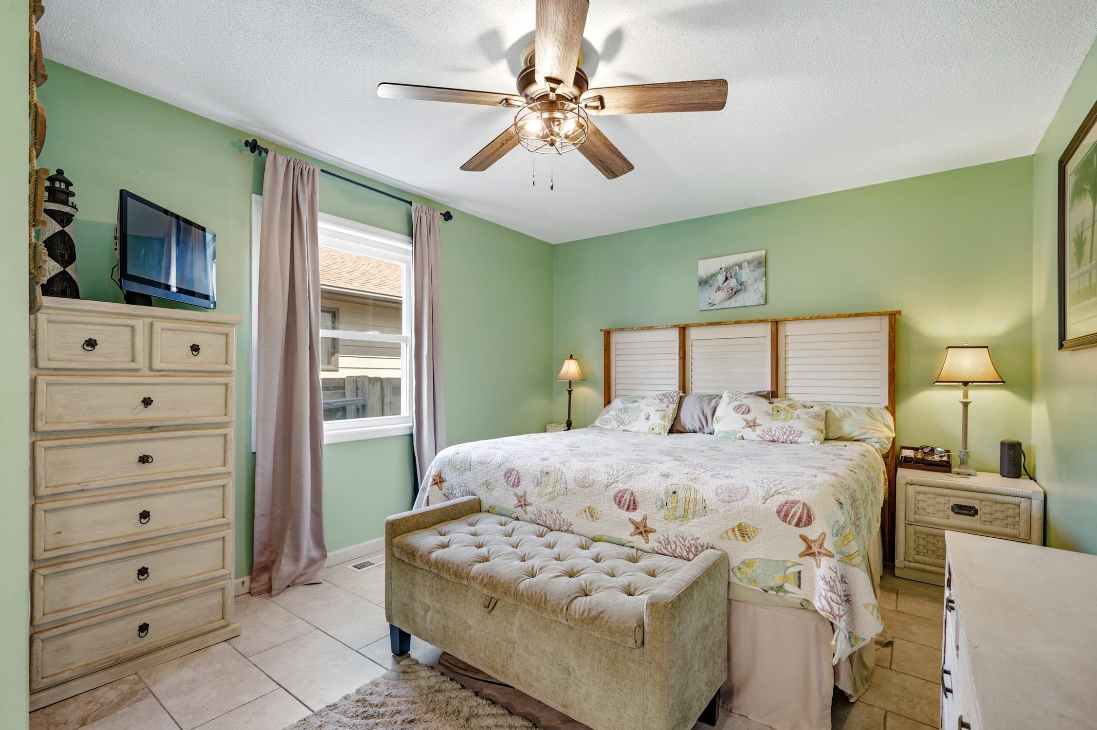 1609-c Edge Dr. Property Photo 9