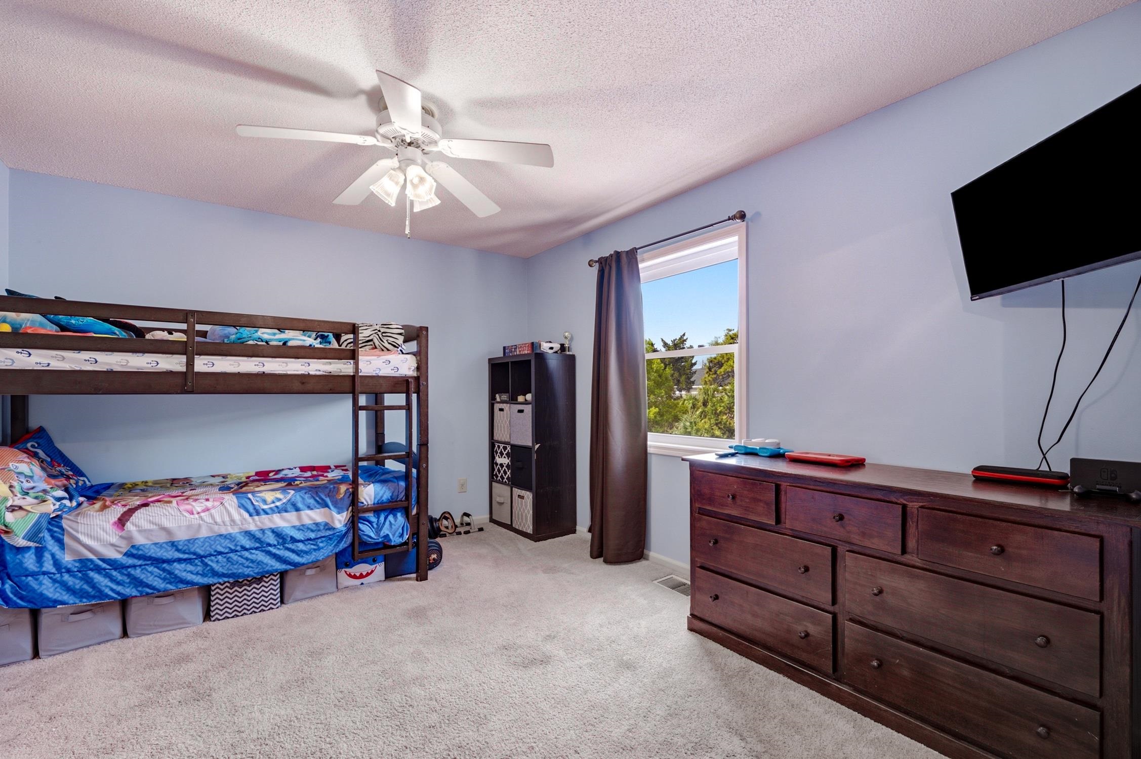 1609-c Edge Dr. Property Photo 11
