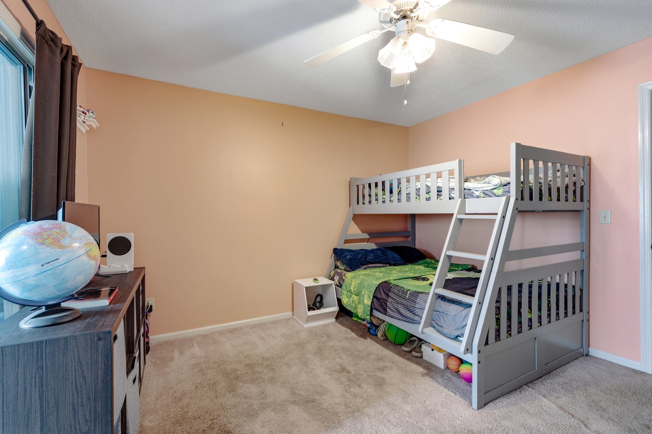 1609-c Edge Dr. Property Photo 14