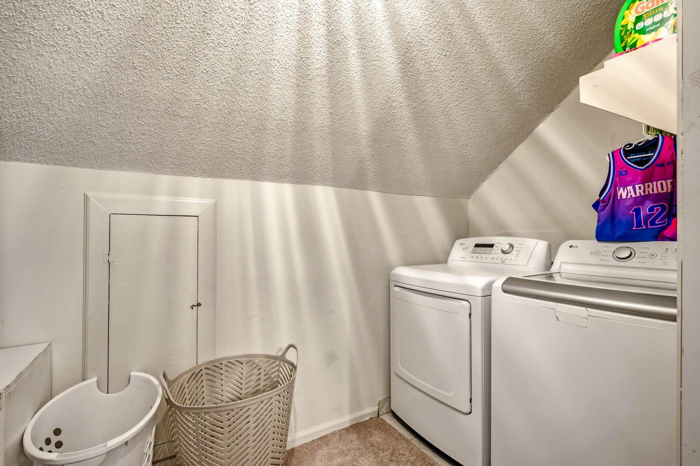 1609-c Edge Dr. Property Photo 15