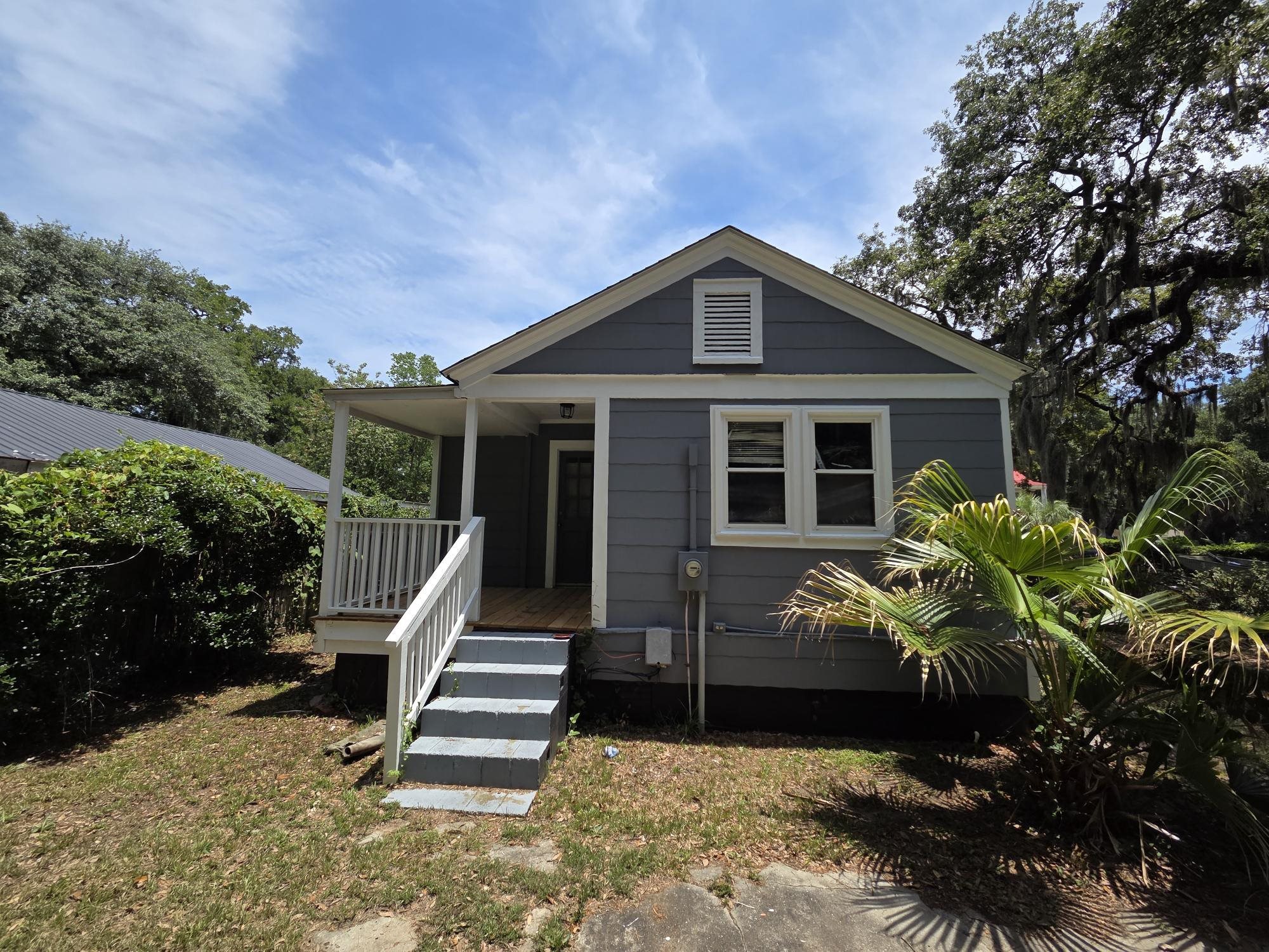 1362 Elm St. Property Photo 9