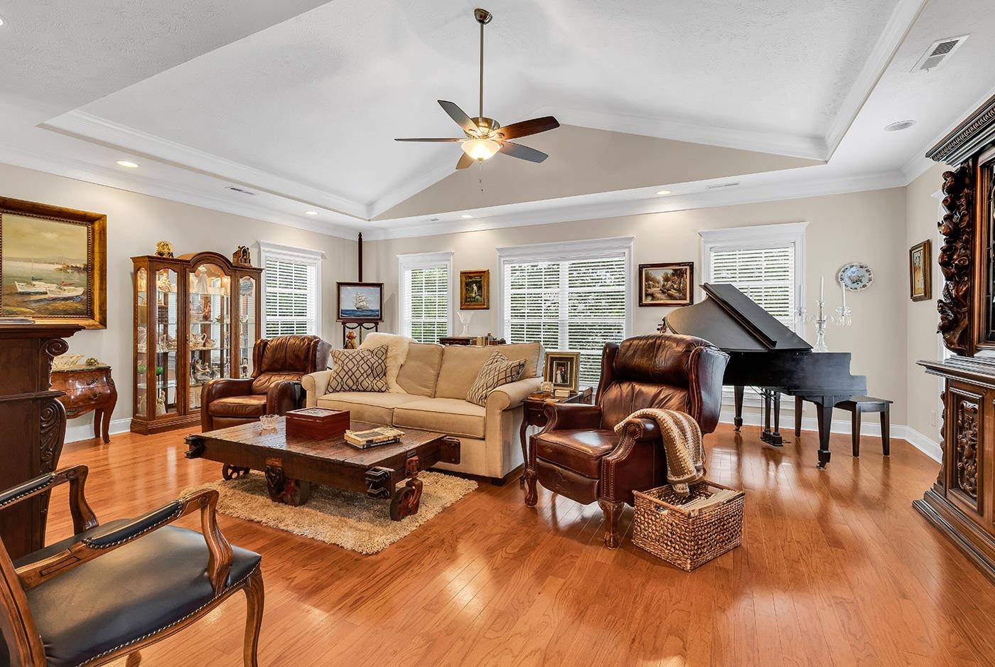 1404 Powhaton Dr. Property Photo 2