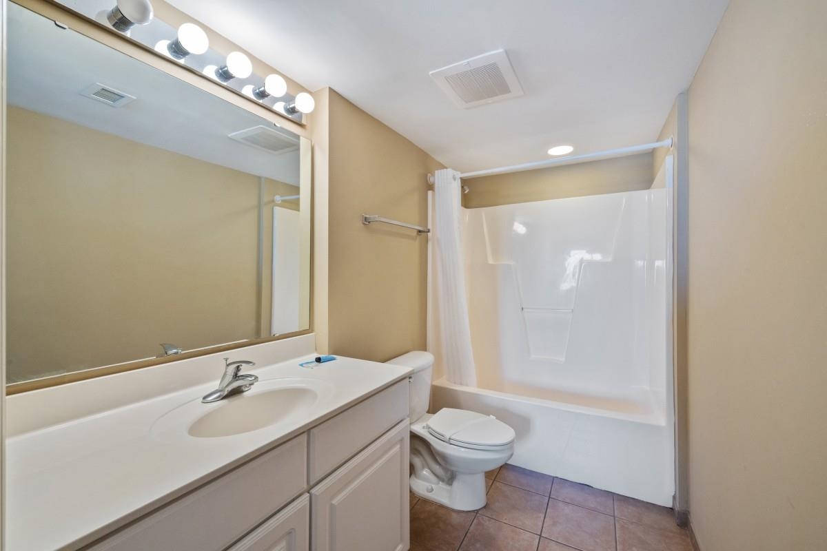 1707 Perrin Dr. Property Photo 12