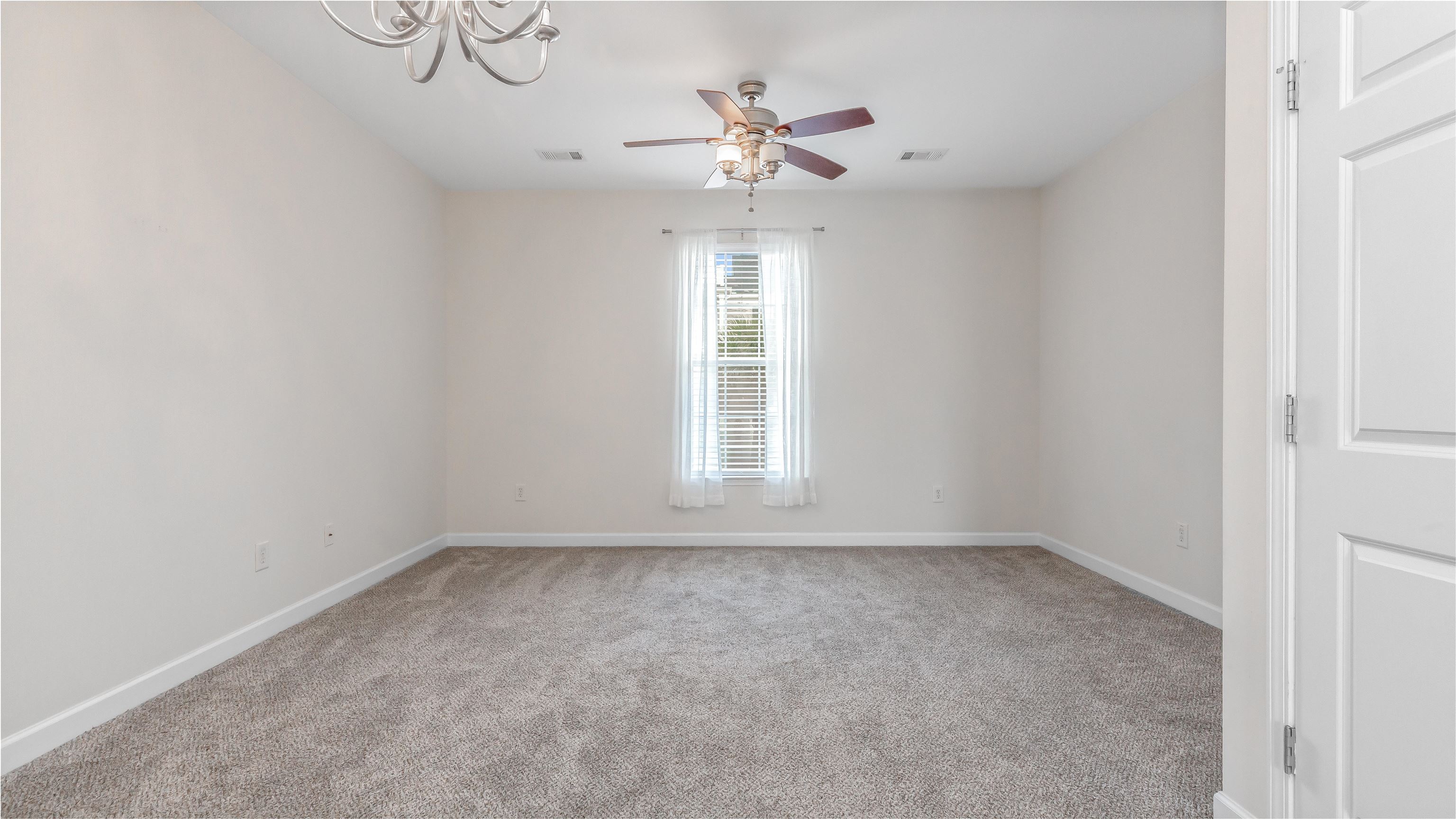 2954 Yancey Way Property Photo 16