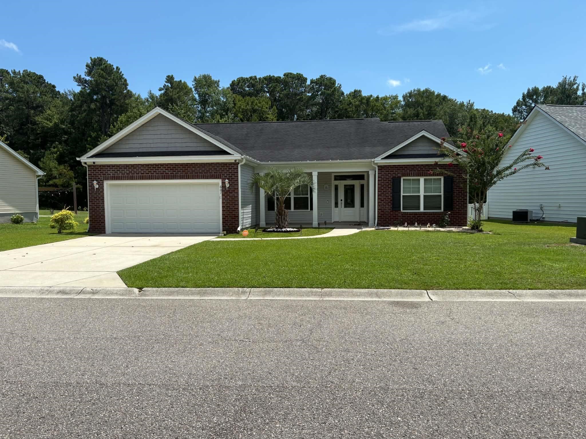 601 West Oak Circle Dr. Property Photo 1