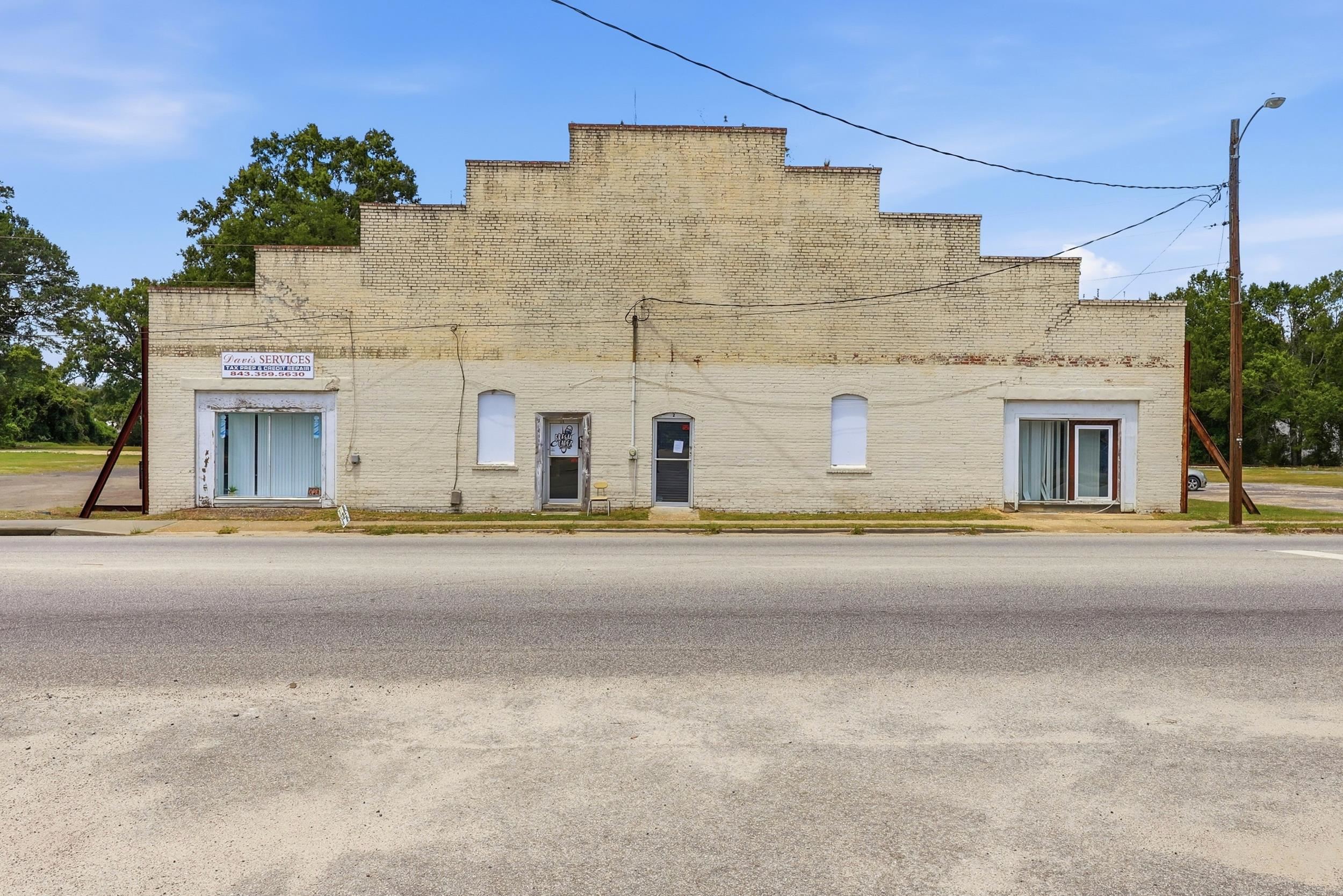 215 E Main St. Property Photo 1