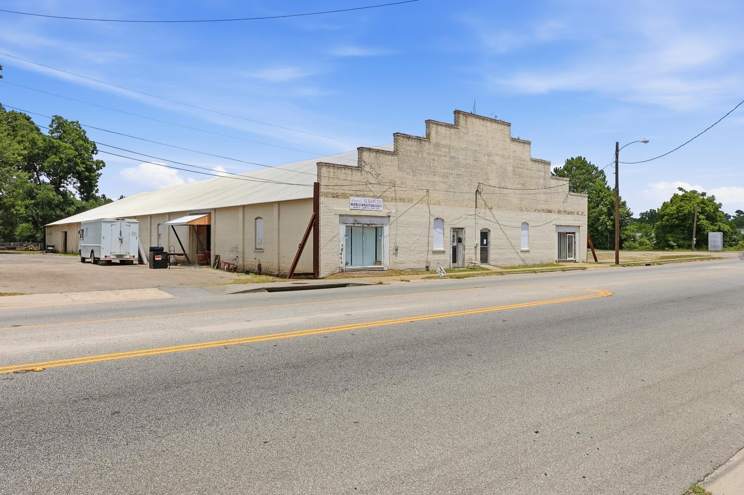 215 E Main St. Property Photo 2