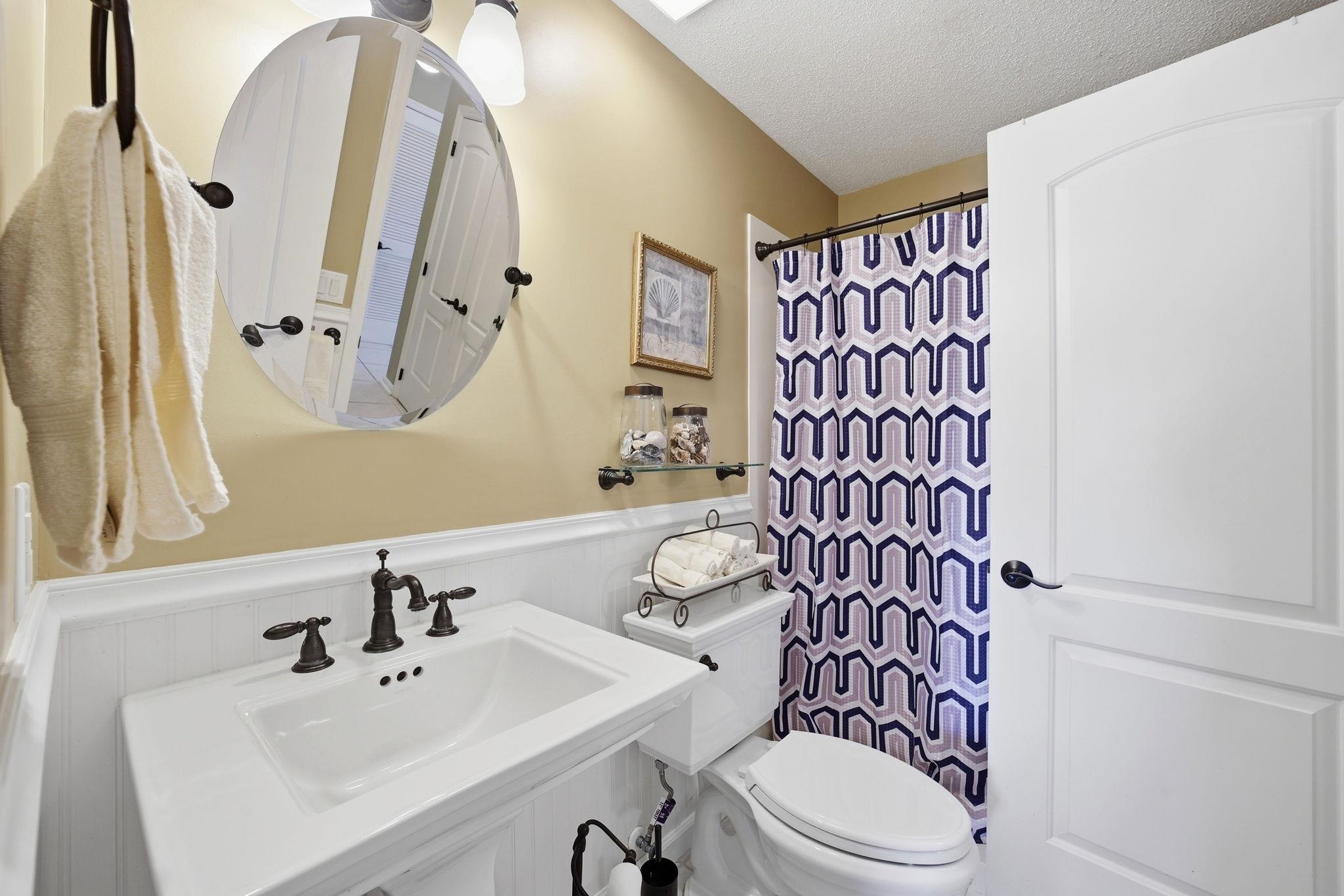 1890 Auburn Ln. Property Photo 14