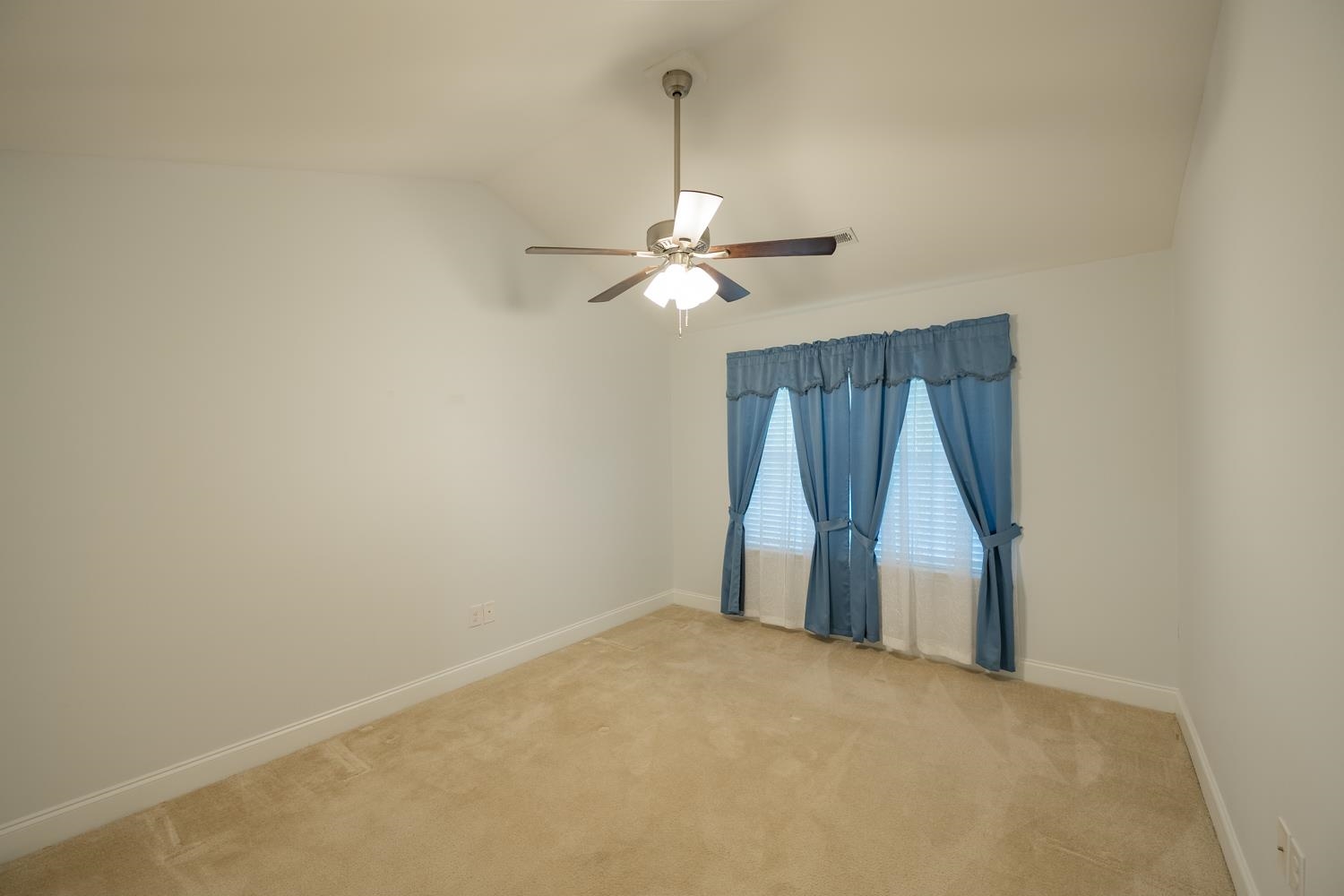 312 Marquis Ct. Property Photo 28