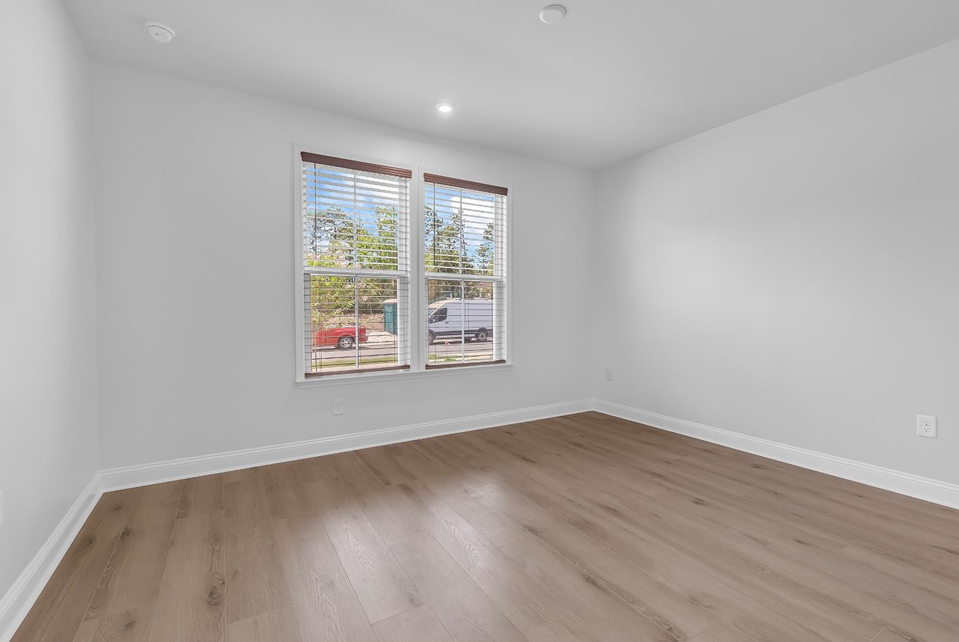 1586 Crested Iris Way Property Photo 6