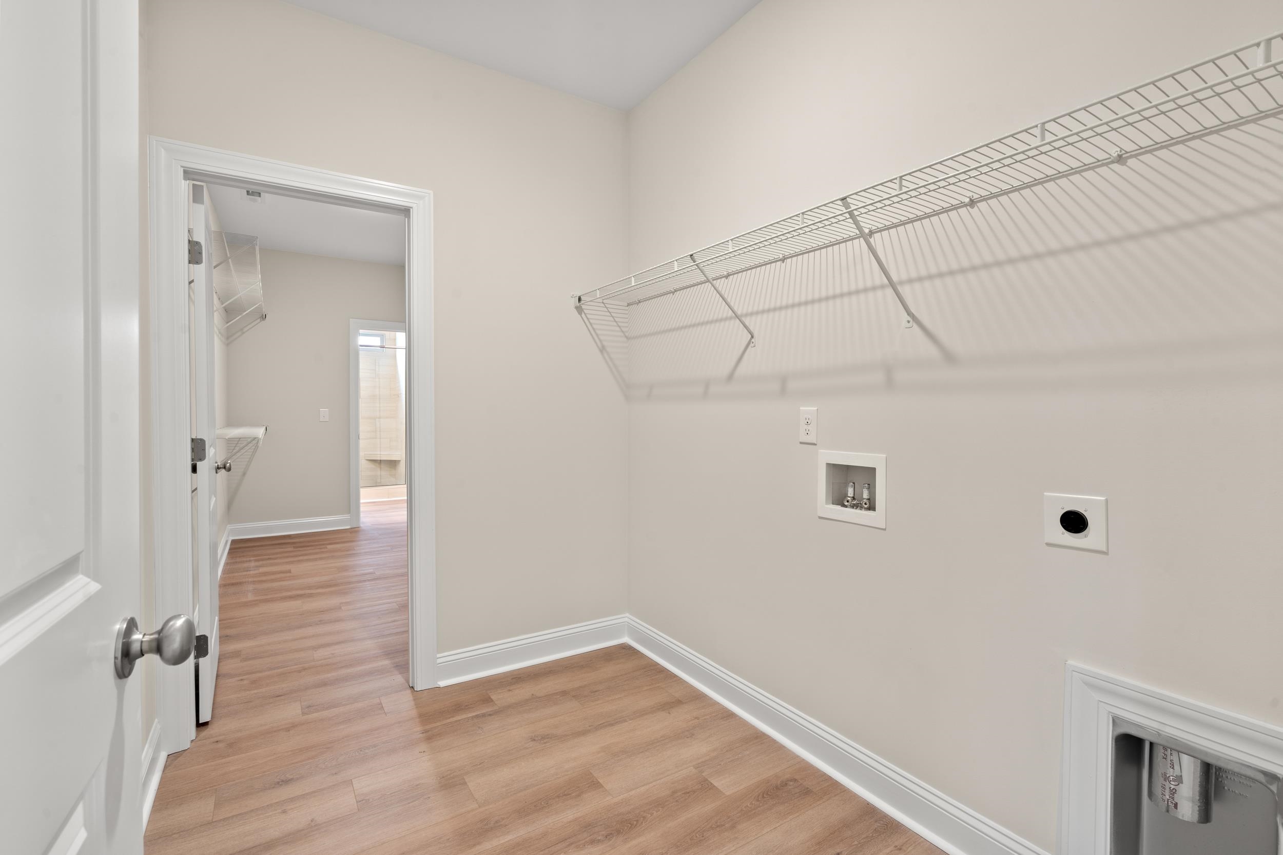1421 Loop Circle Property Photo 9