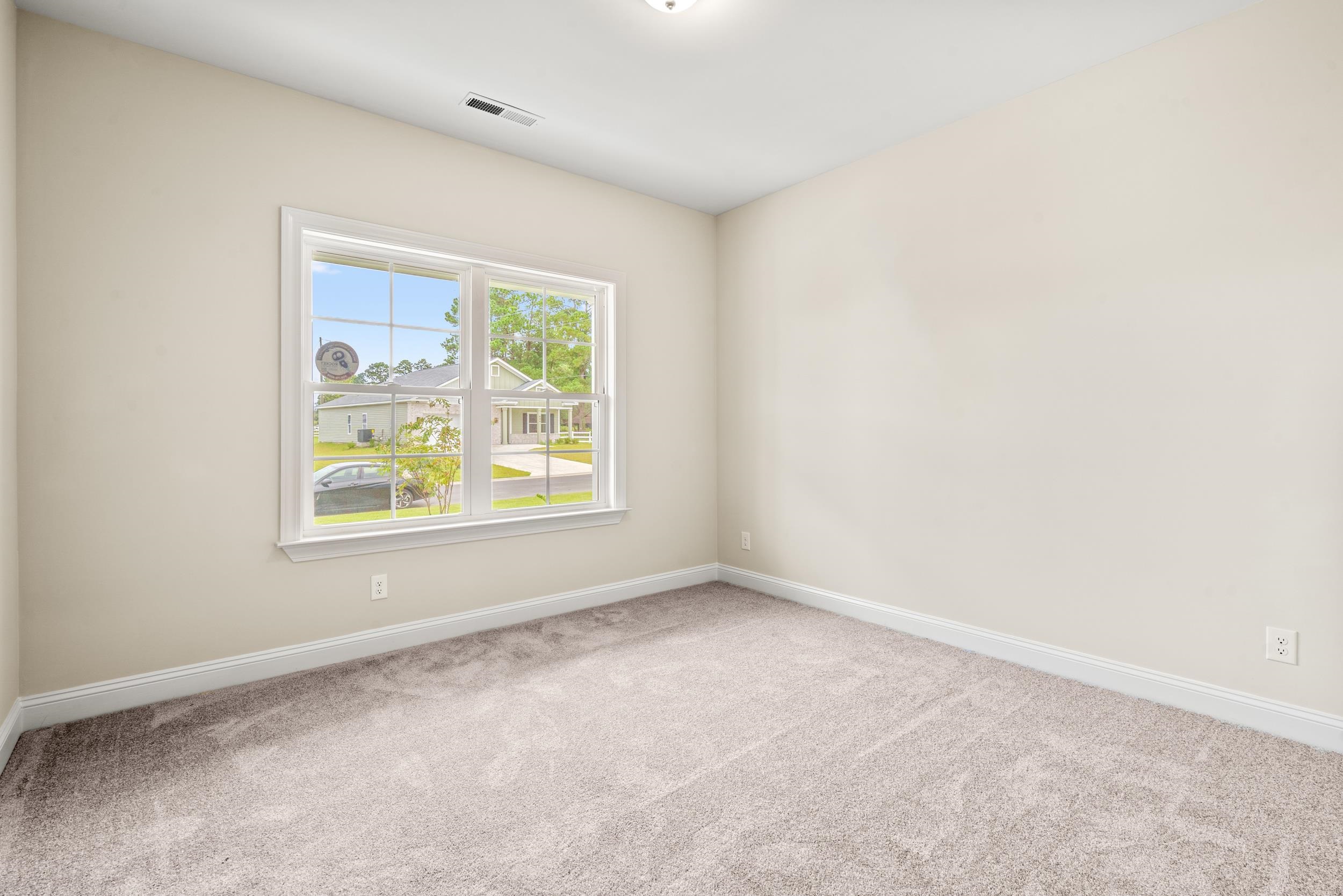 1421 Loop Circle Property Photo 14