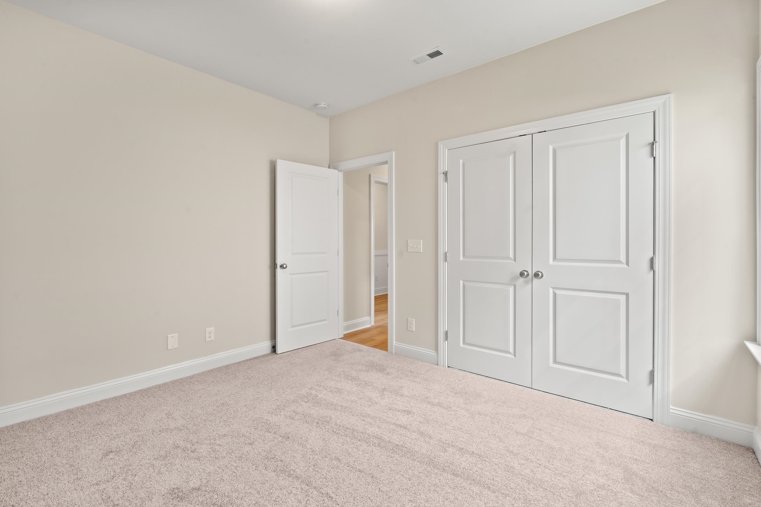 1421 Loop Circle Property Photo 18