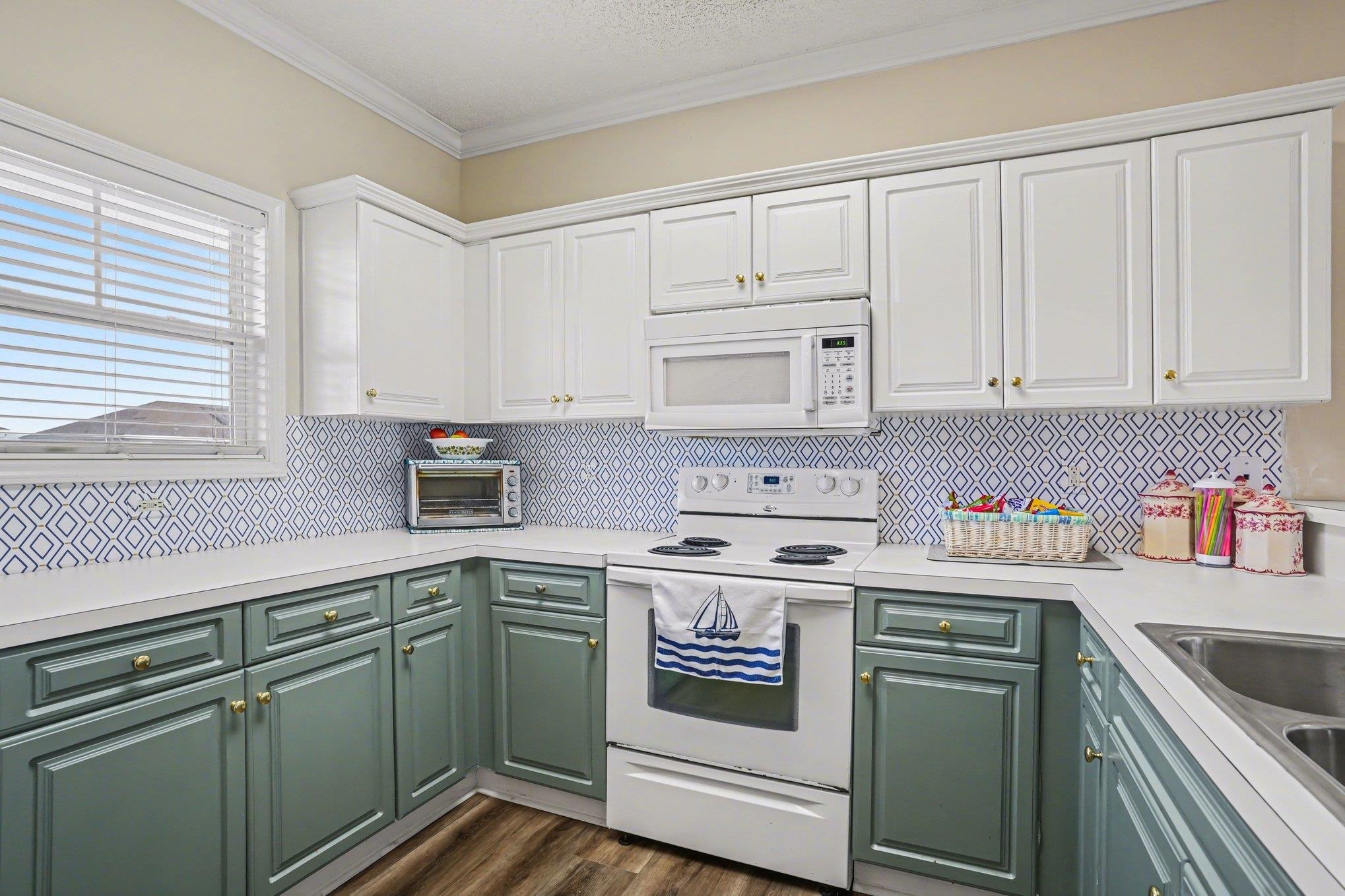 805 Crumpet Ct. Property Photo 2