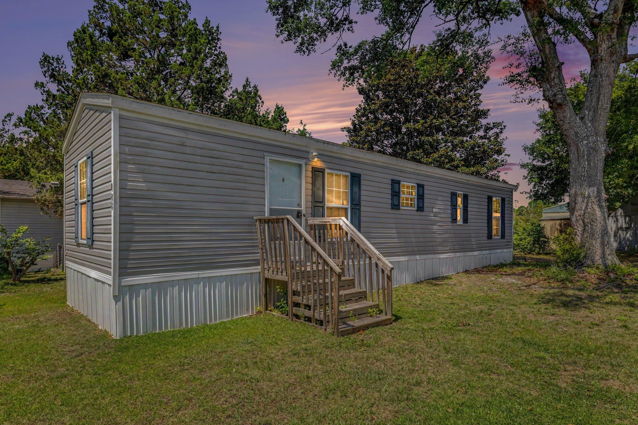 128 Crooked Island Circle Property Photo 1