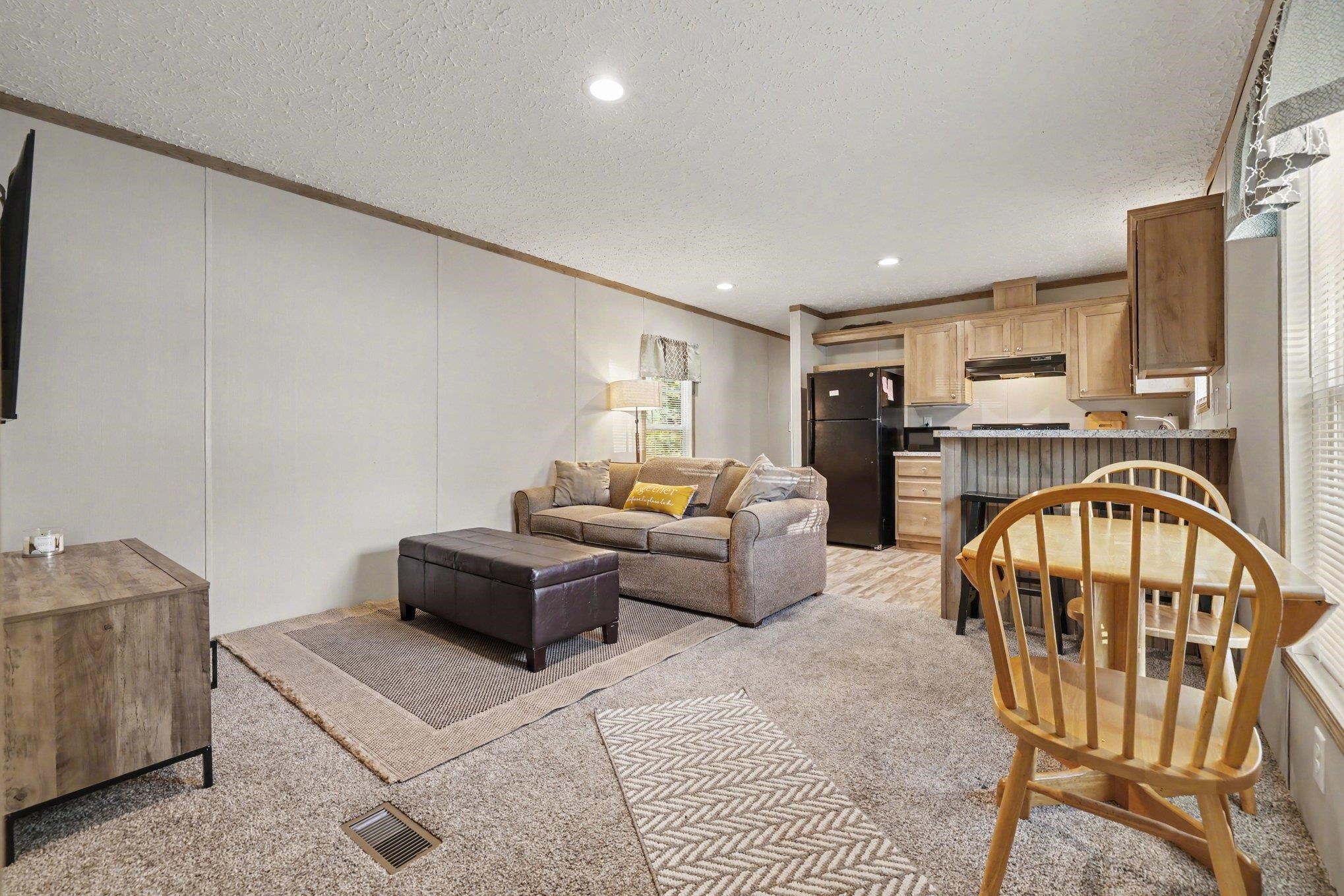 128 Crooked Island Circle Property Photo 6