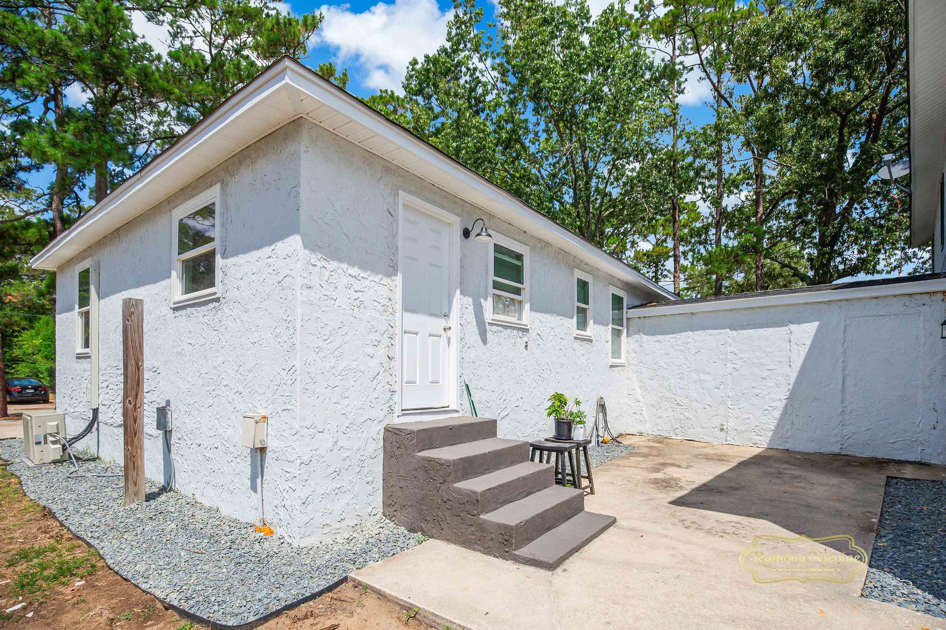 703 Collins St. Property Photo 4