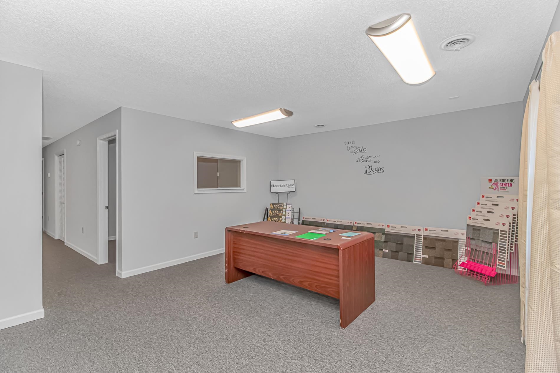 1504 Azalea Dr. Property Photo 3