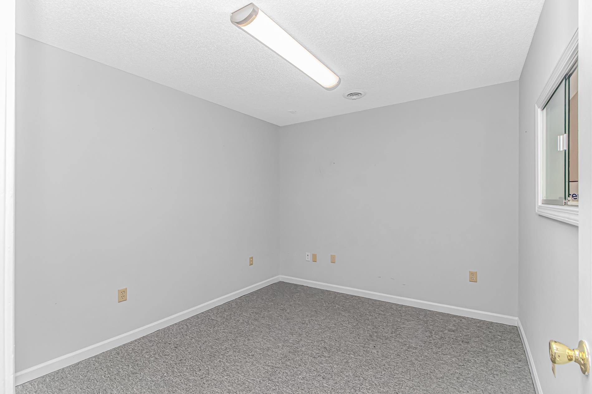 1504 Azalea Dr. Property Photo 5
