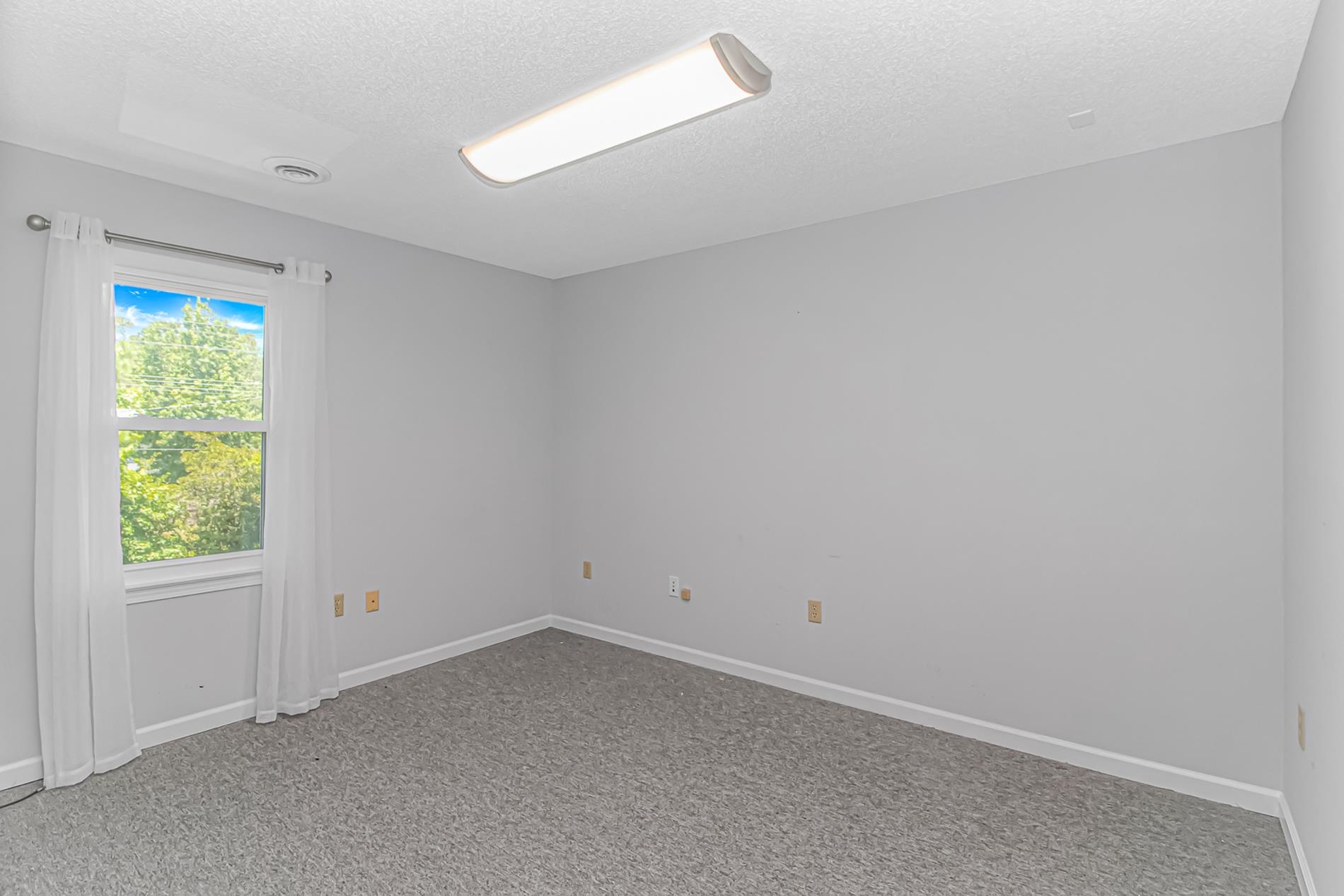 1504 Azalea Dr. Property Photo 7