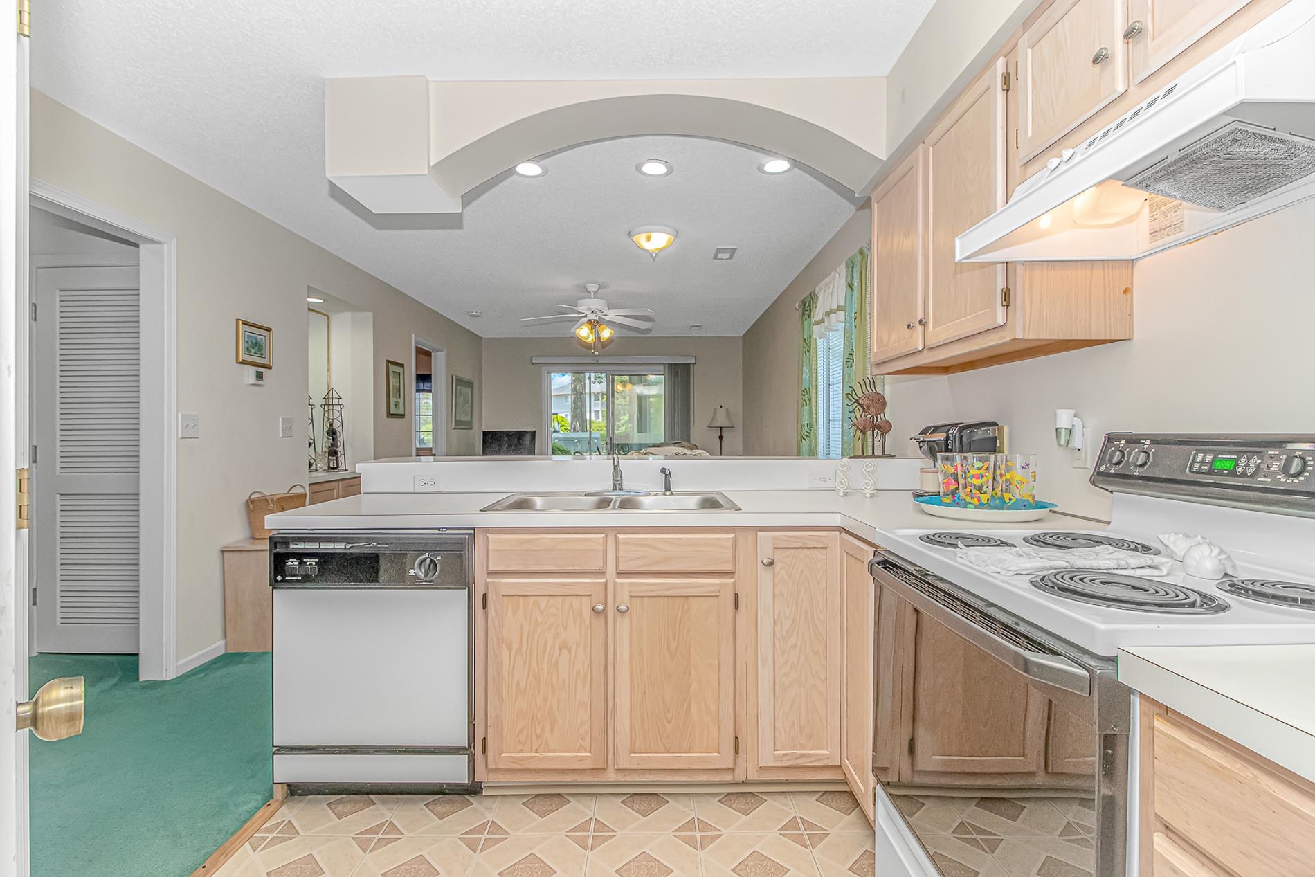 4648 Greenbriar Dr. Property Photo 9