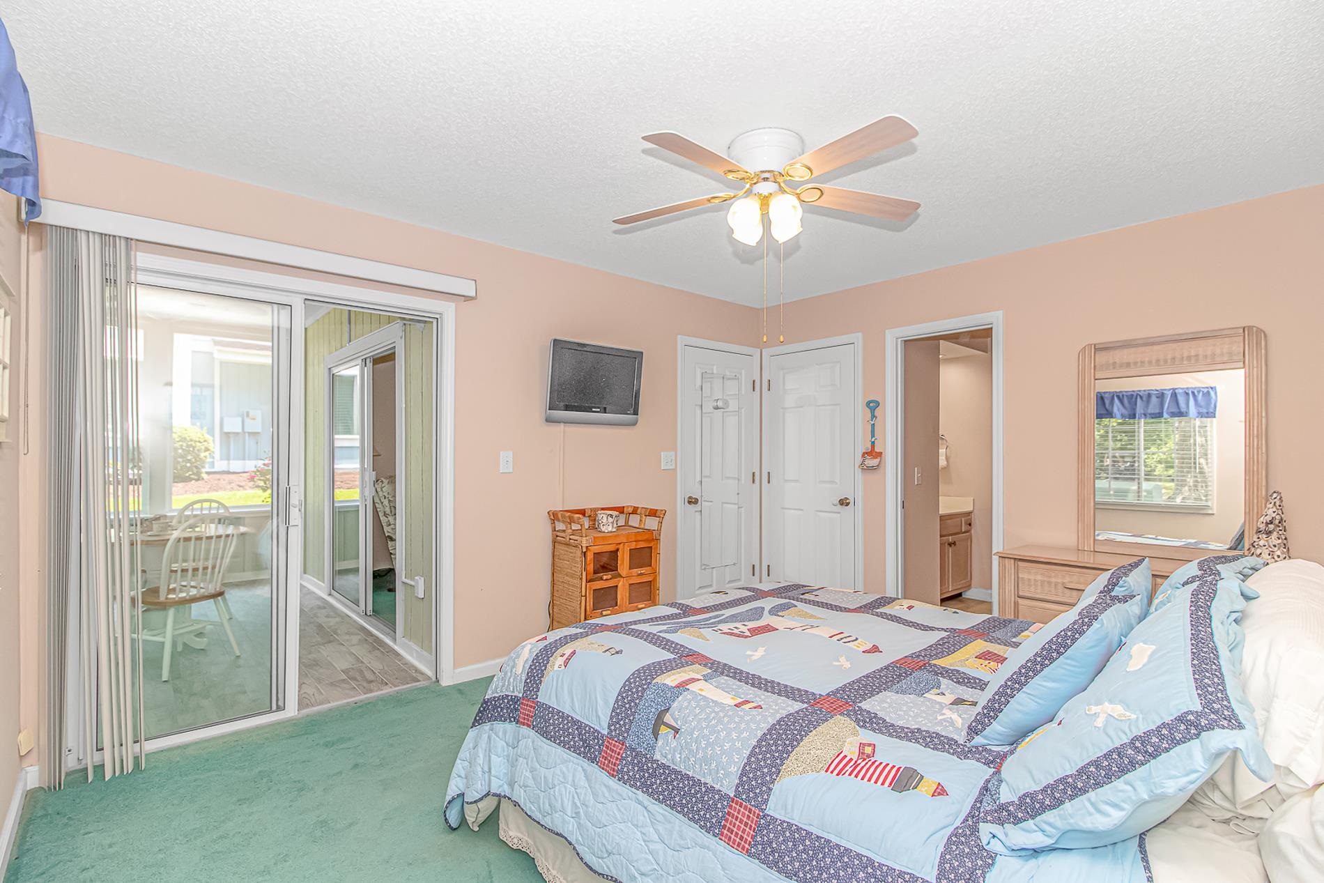 4648 Greenbriar Dr. Property Photo 15