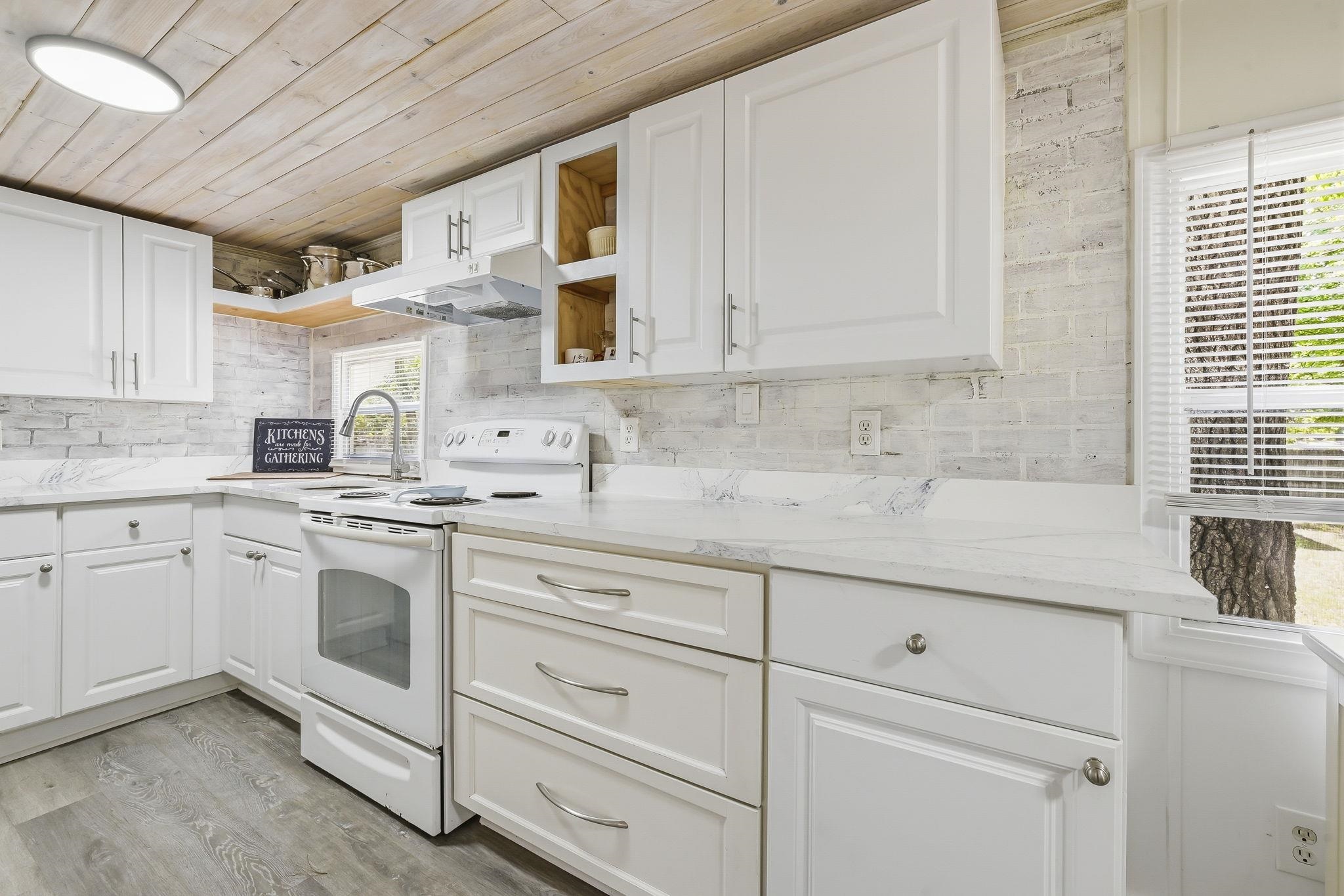 429 East Surfwind Dr. Property Photo 13