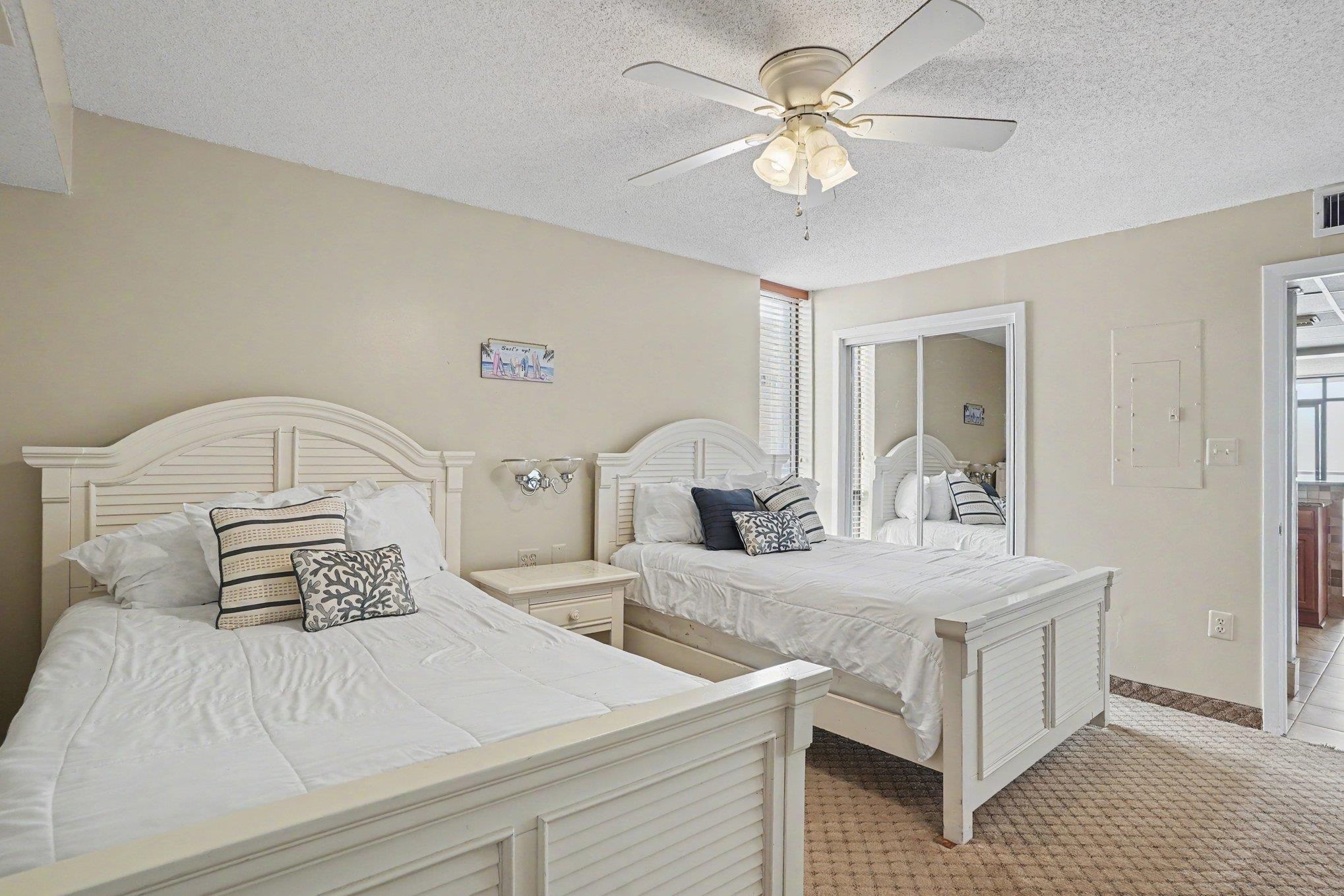 9550 Shore Dr. Property Photo 14