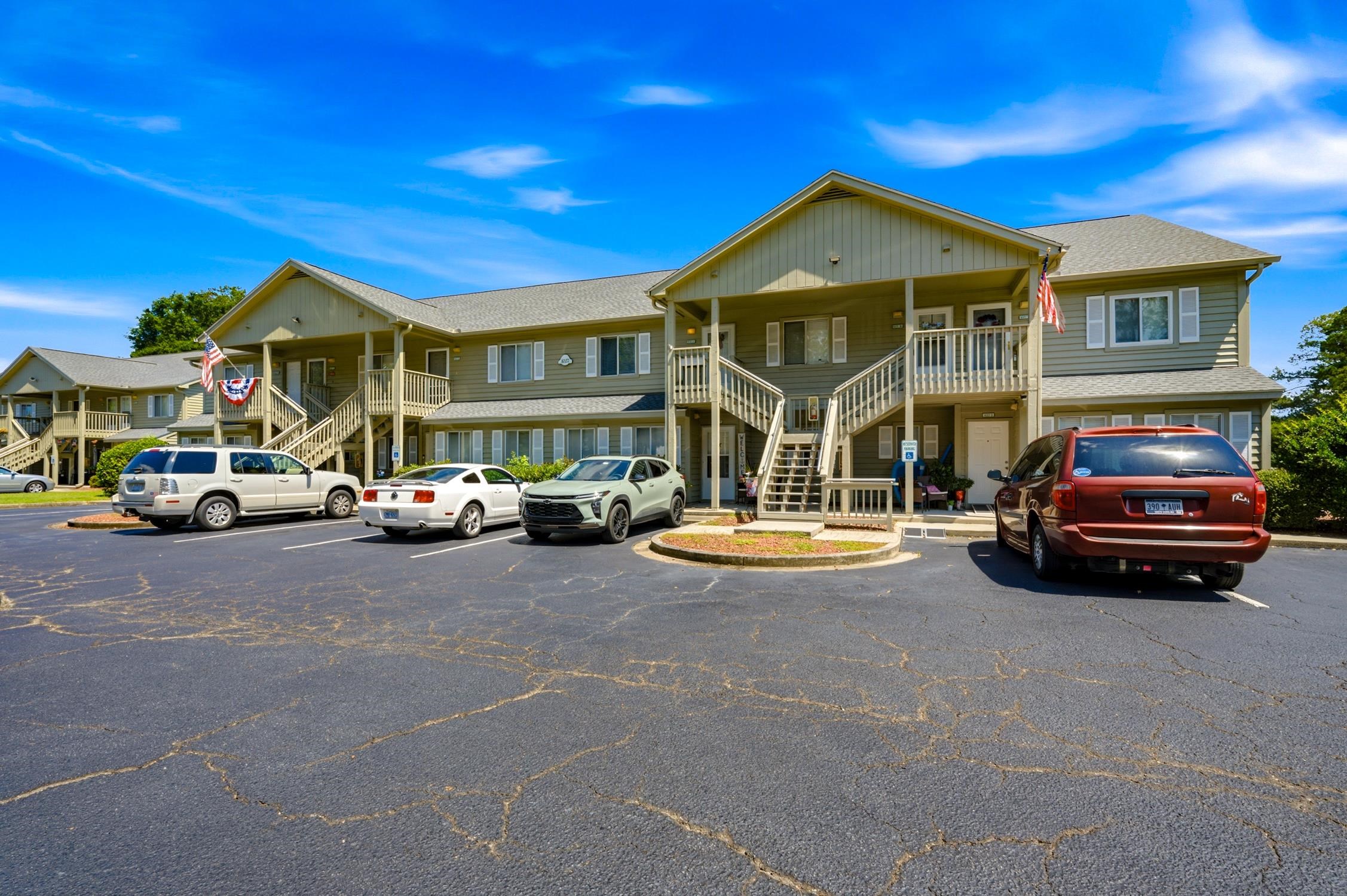 1027 Red Tree Circle Property Photo 1