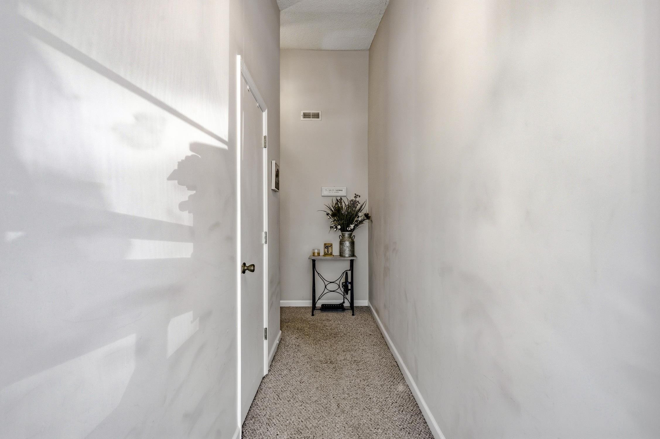 1027 Red Tree Circle Property Photo 2