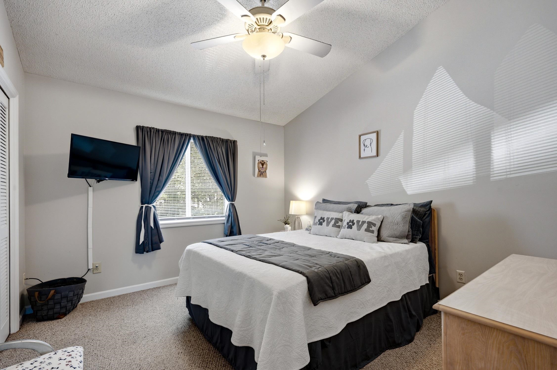 1027 Red Tree Circle Property Photo 3